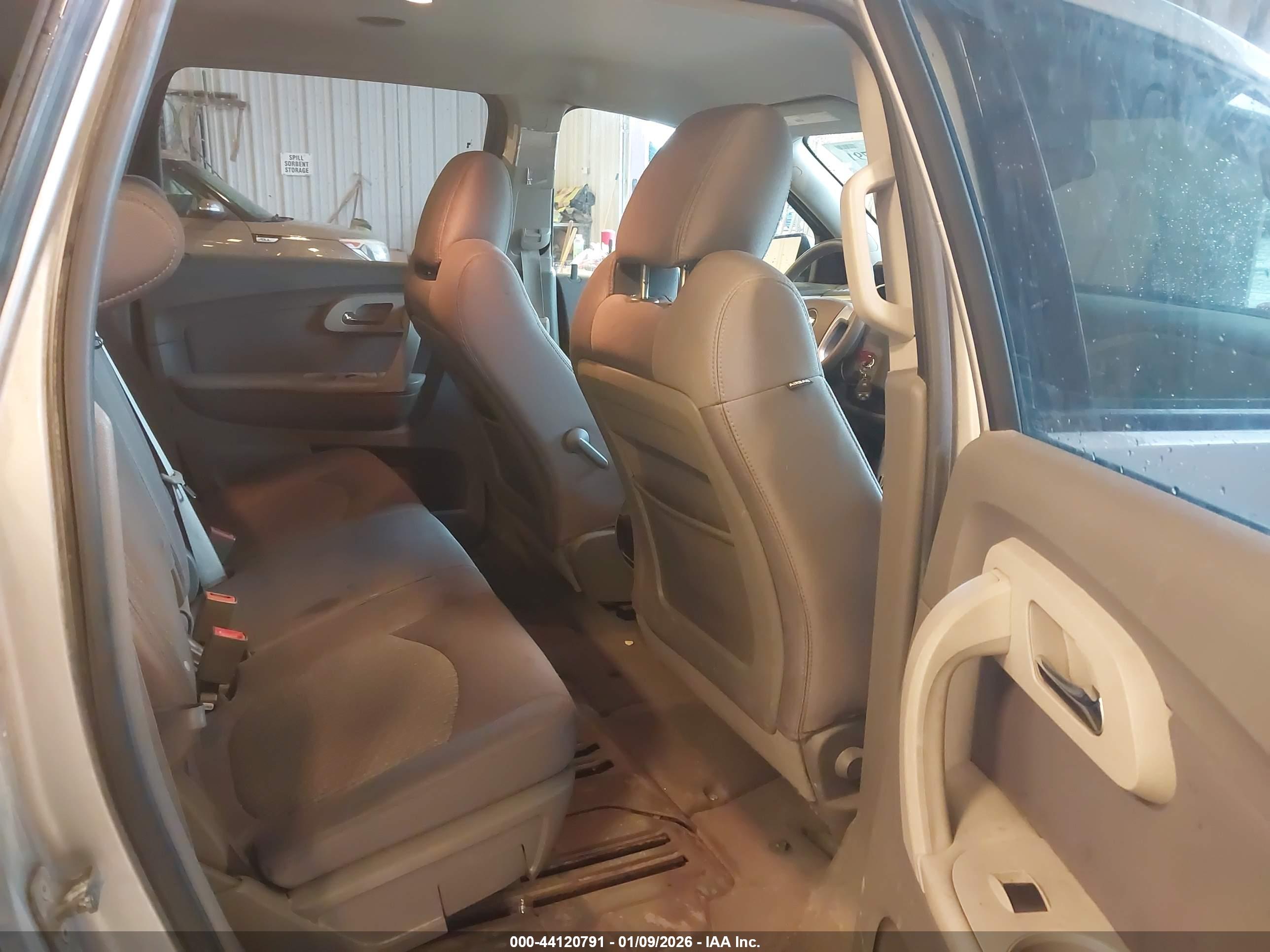 CHEVROLET TRAVERSE image 8