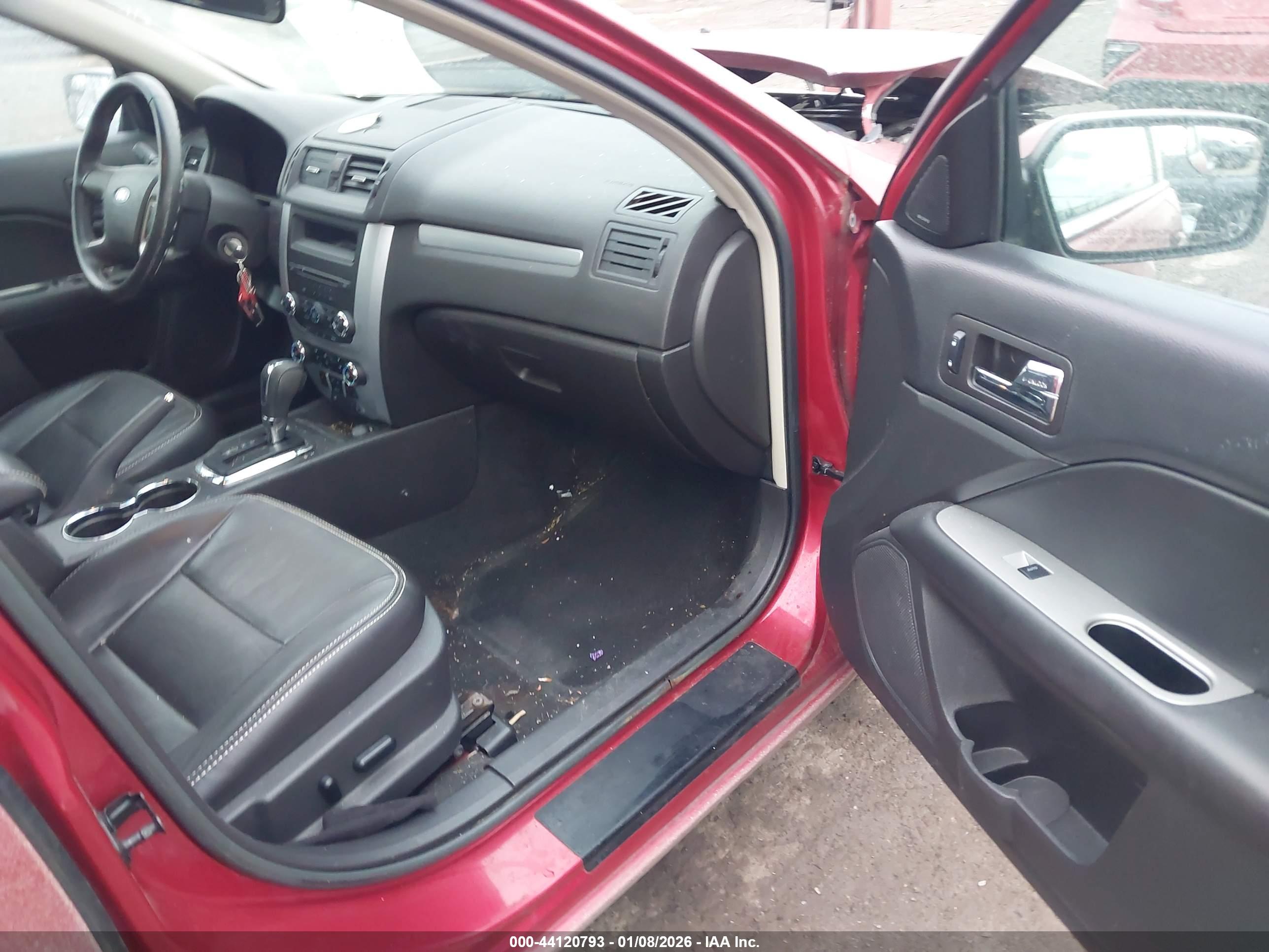 FORD FUSION image 5
