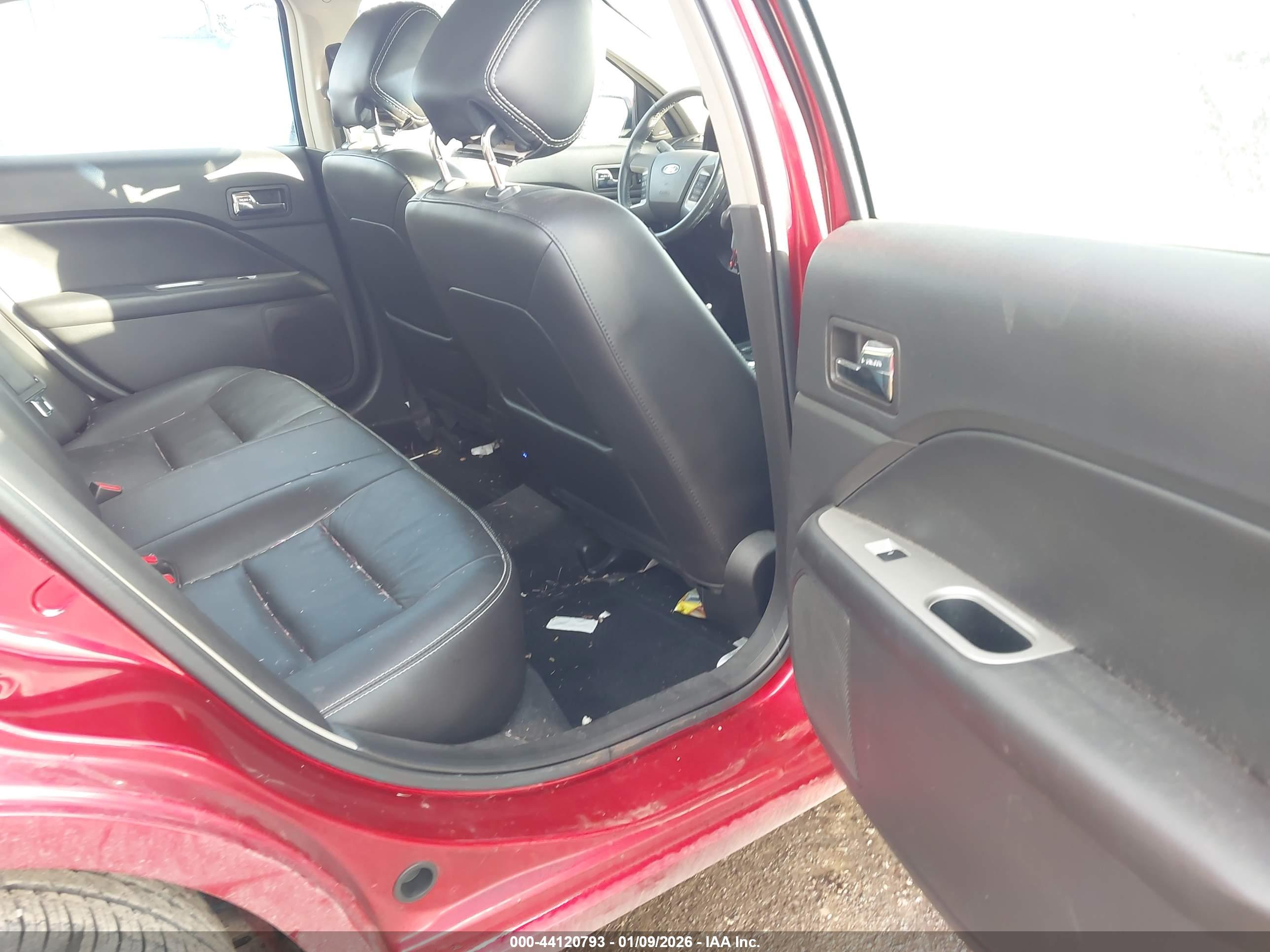 FORD FUSION image 8