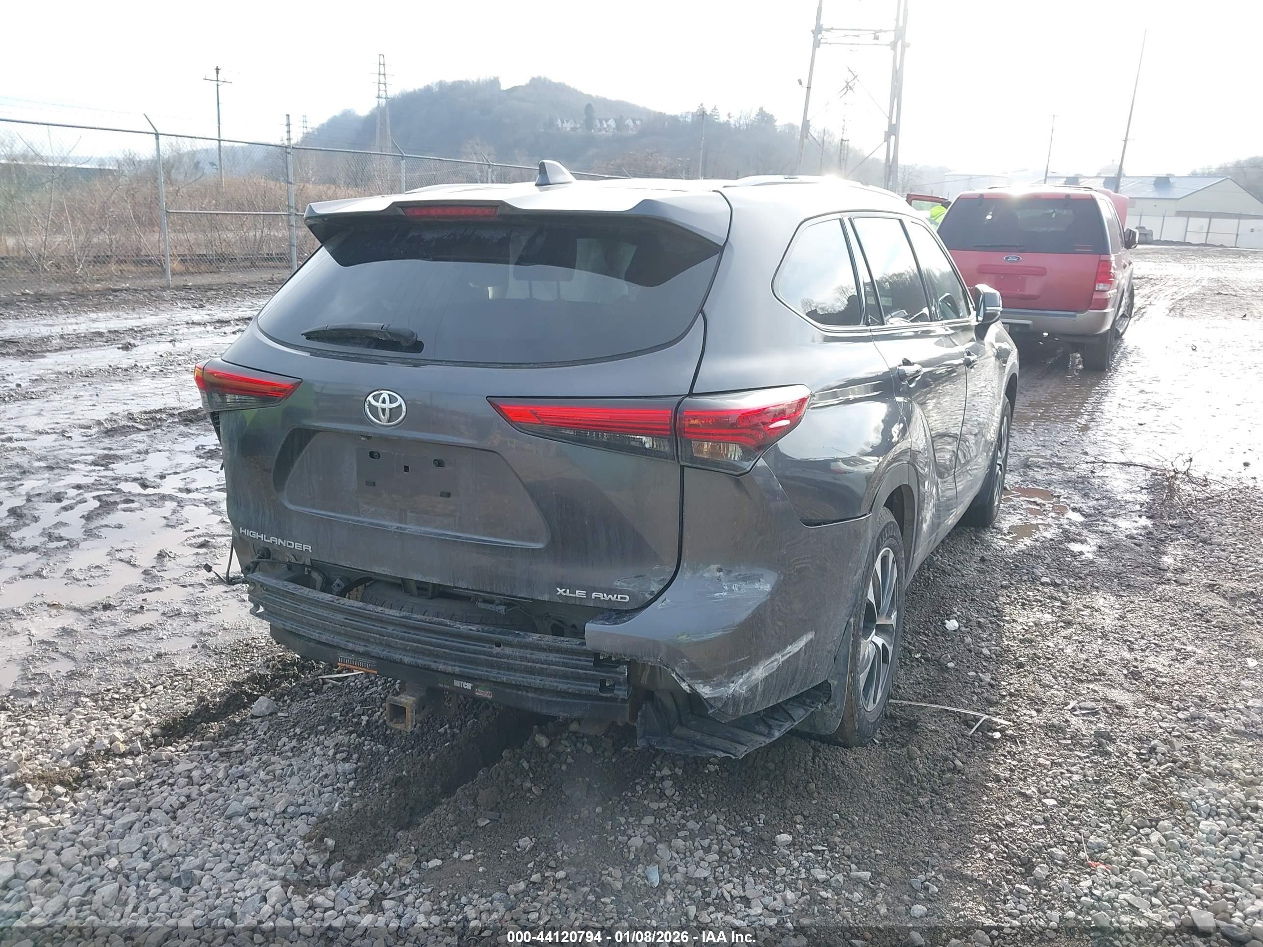 TOYOTA HIGHLANDER image 4