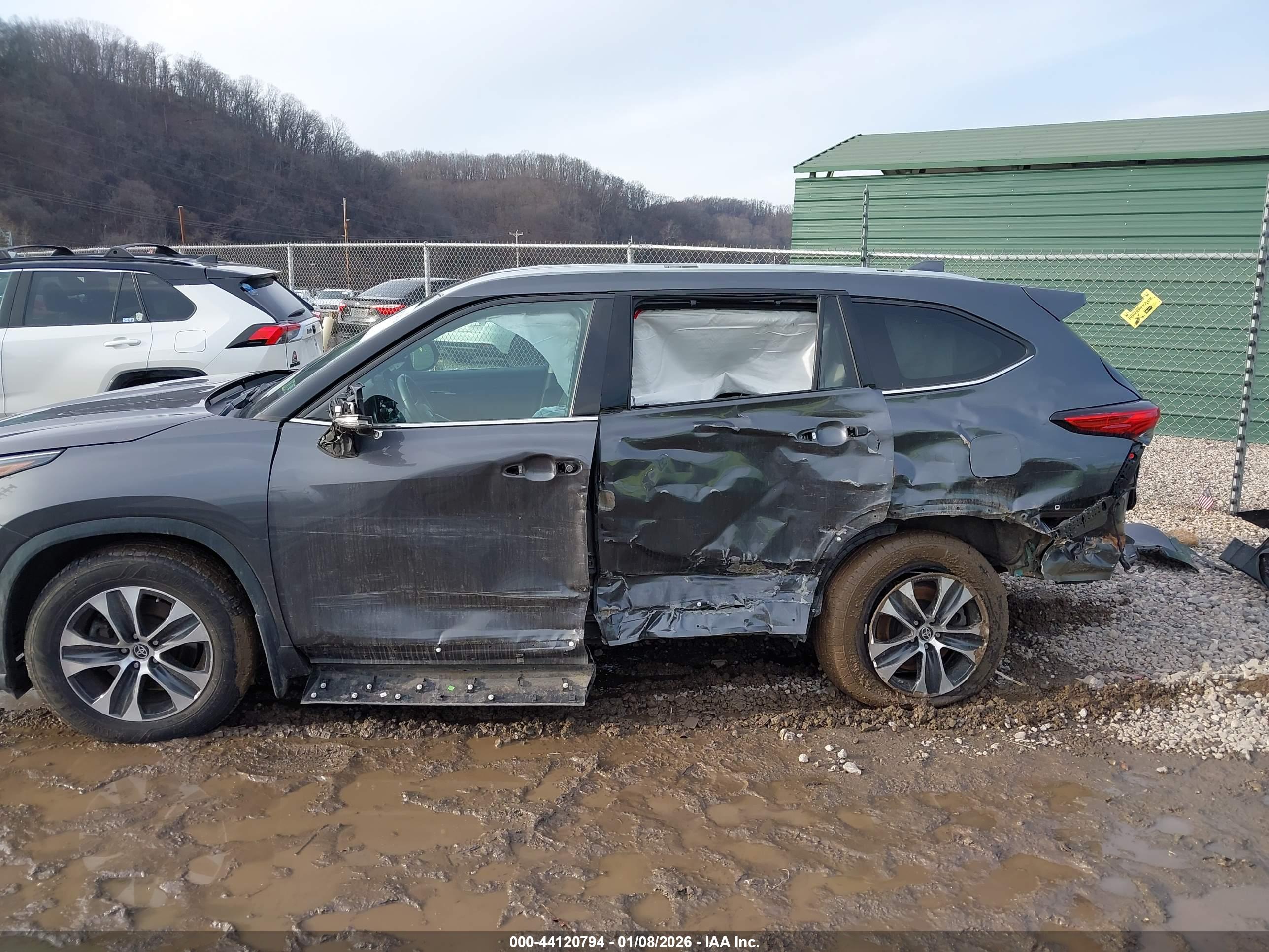 TOYOTA HIGHLANDER image 6