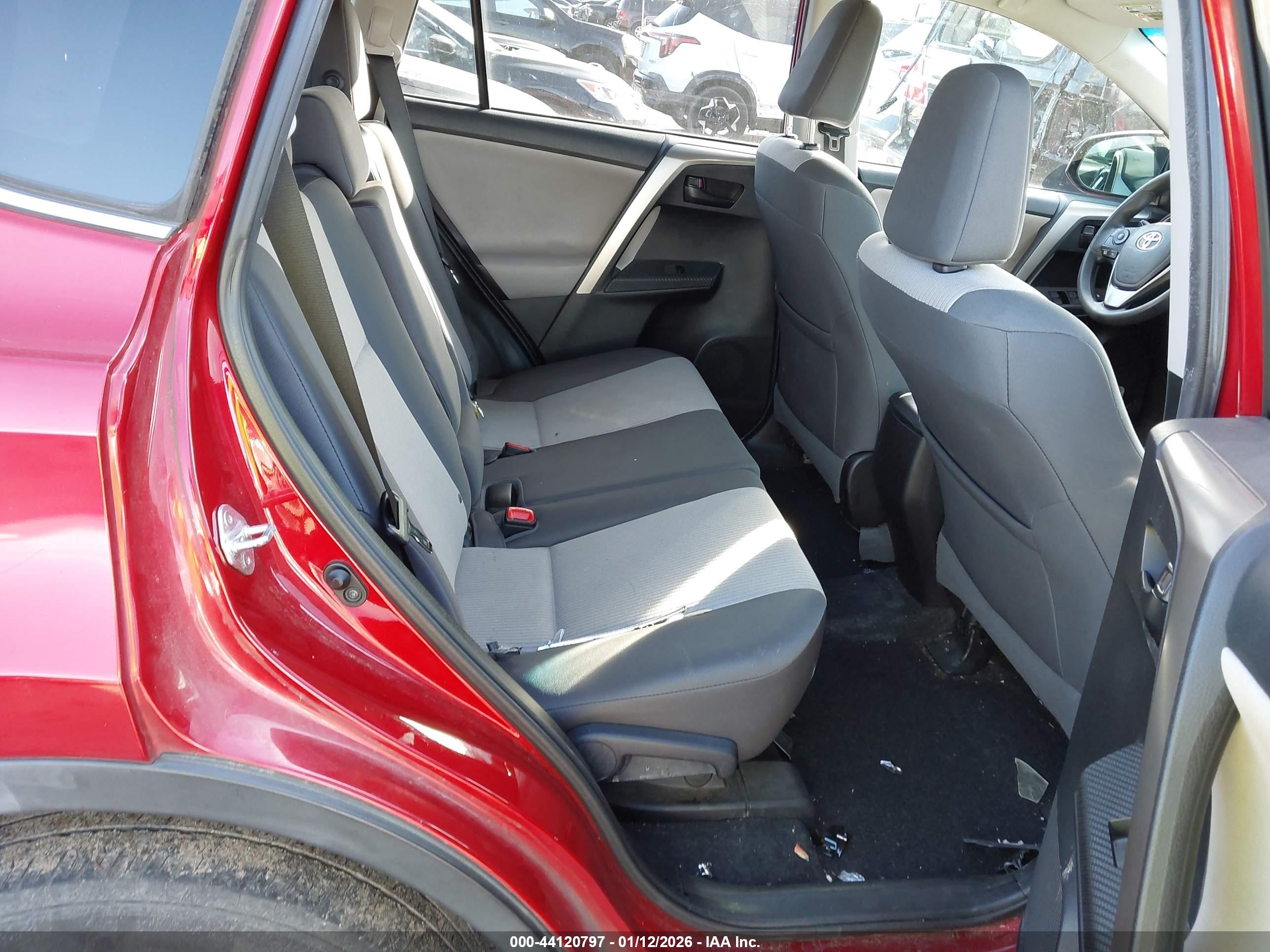 TOYOTA RAV4 image 8