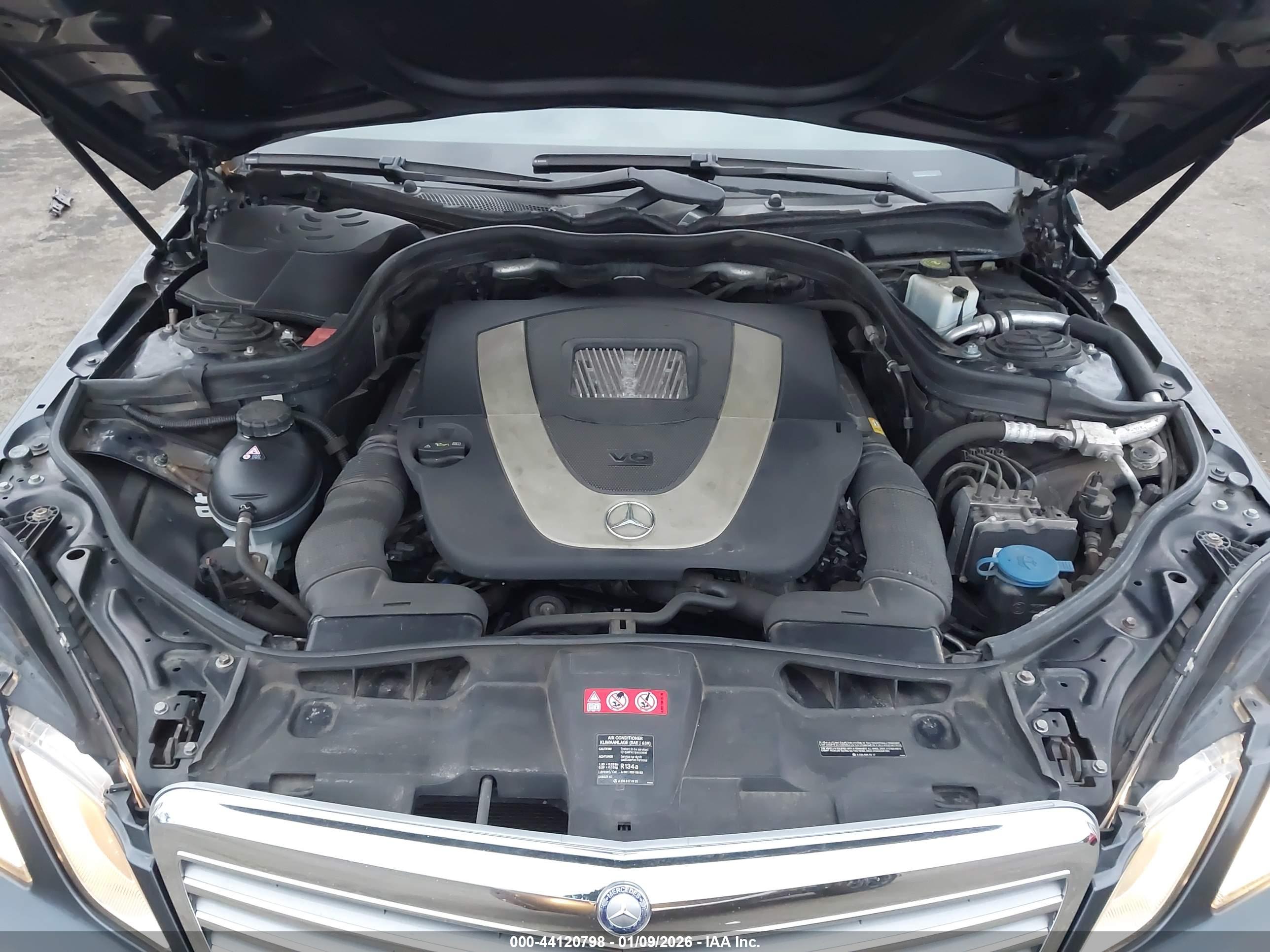 MERCEDES-BENZ E image 10