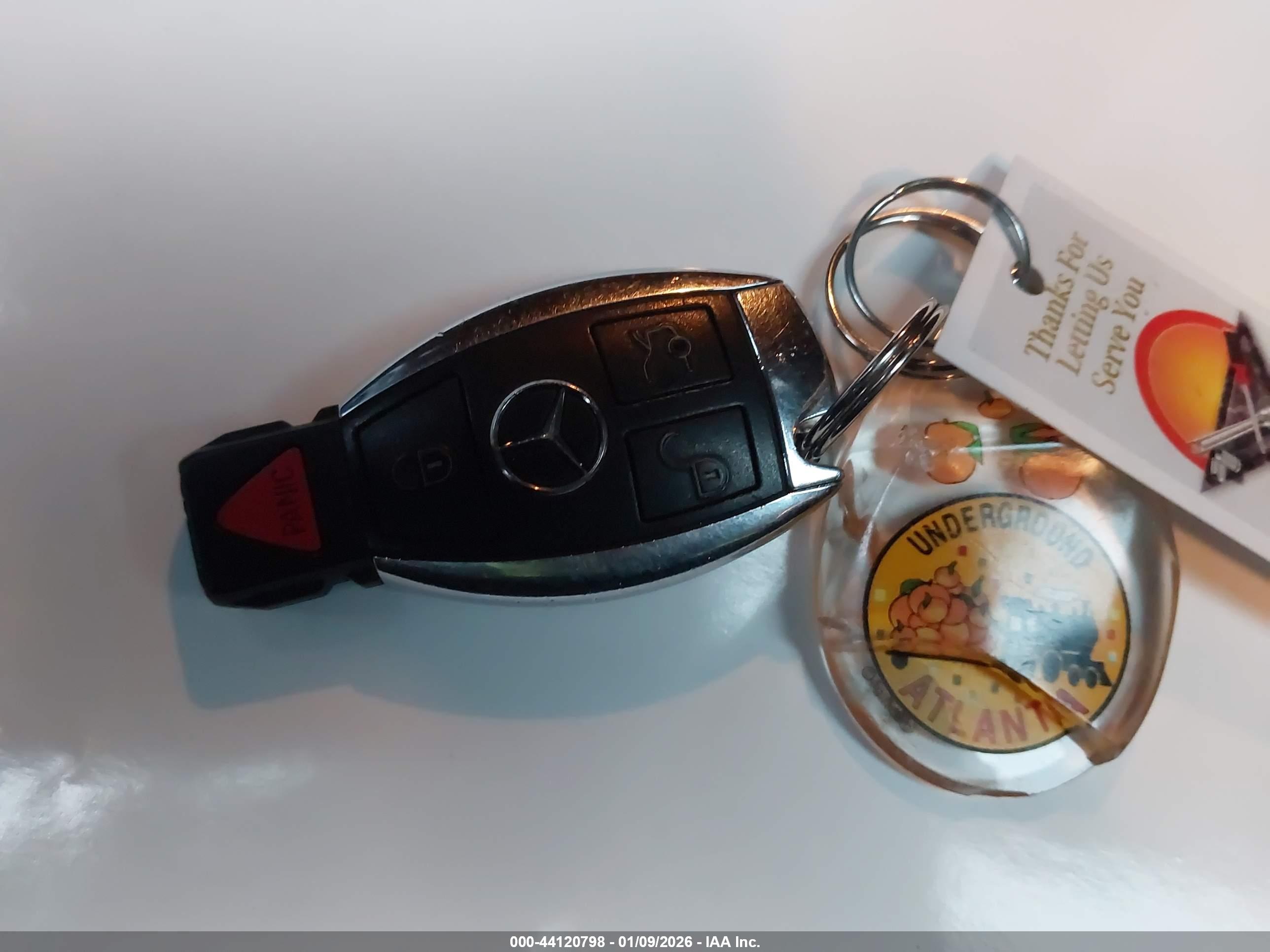 MERCEDES-BENZ E image 11