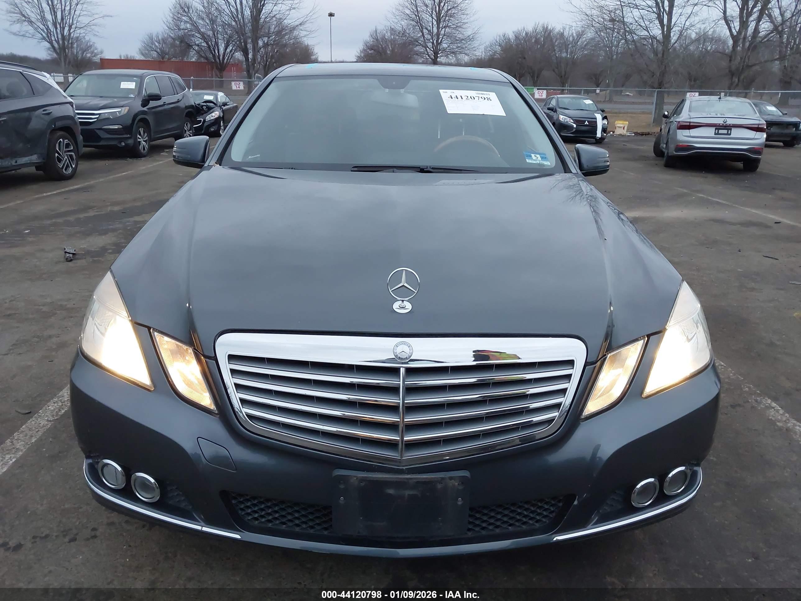 MERCEDES-BENZ E image 6