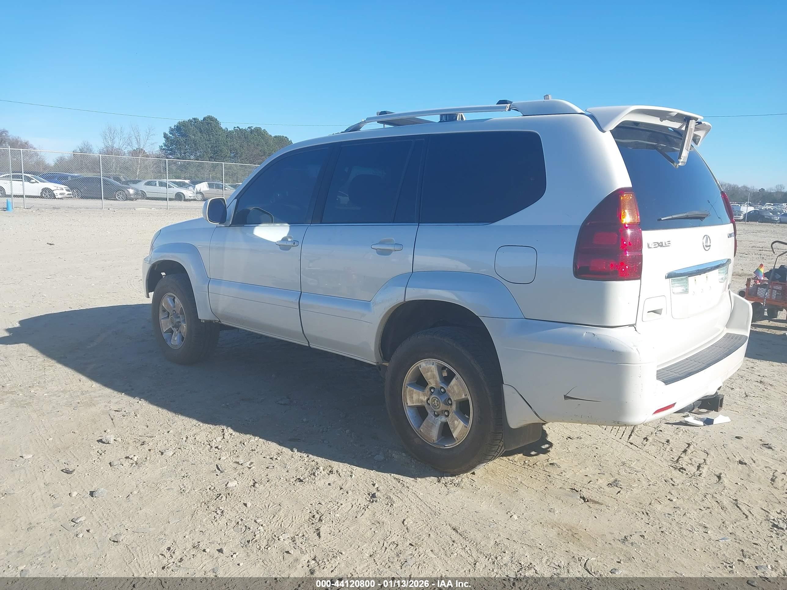 LEXUS GX image 3