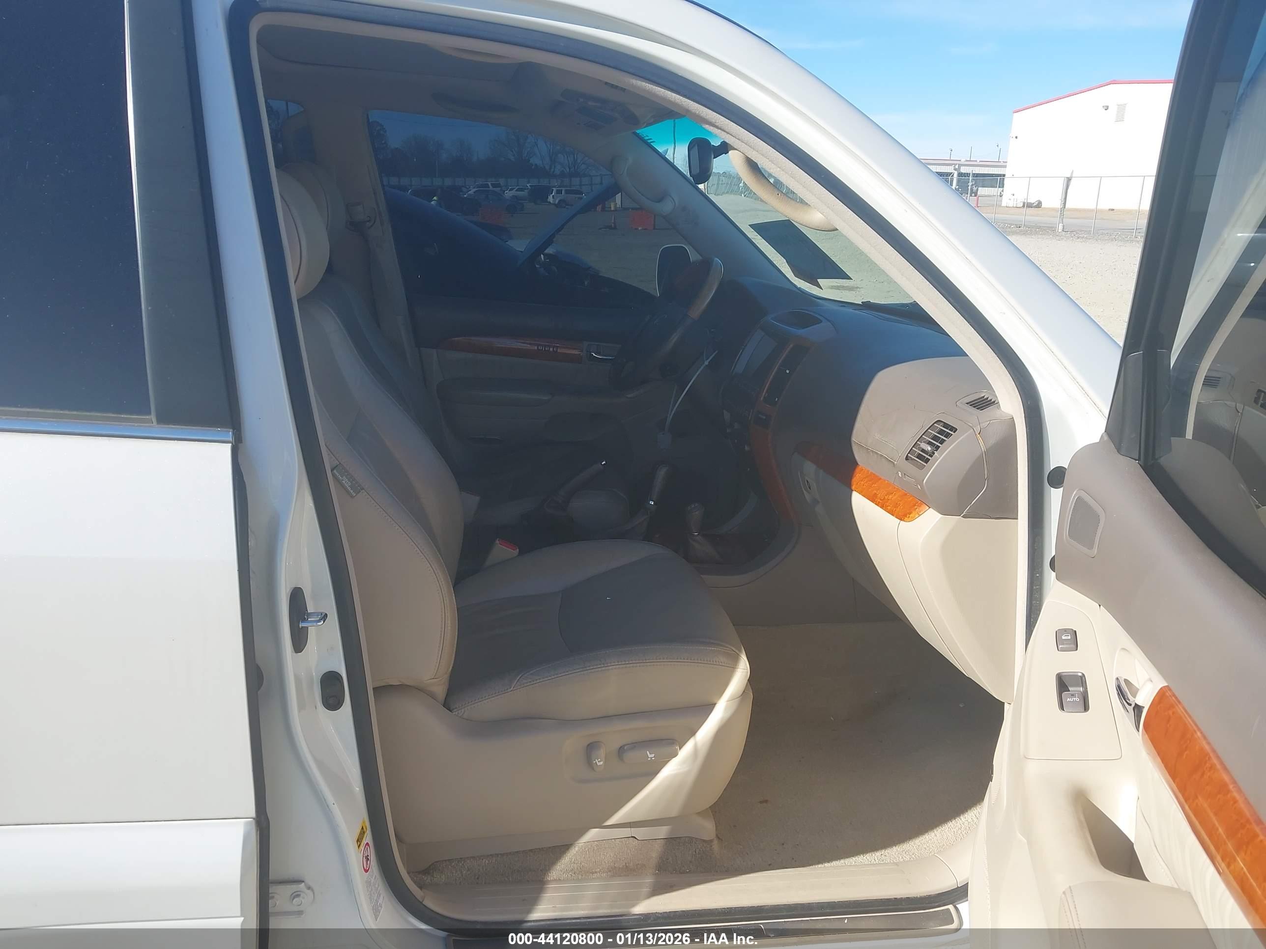 LEXUS GX image 5