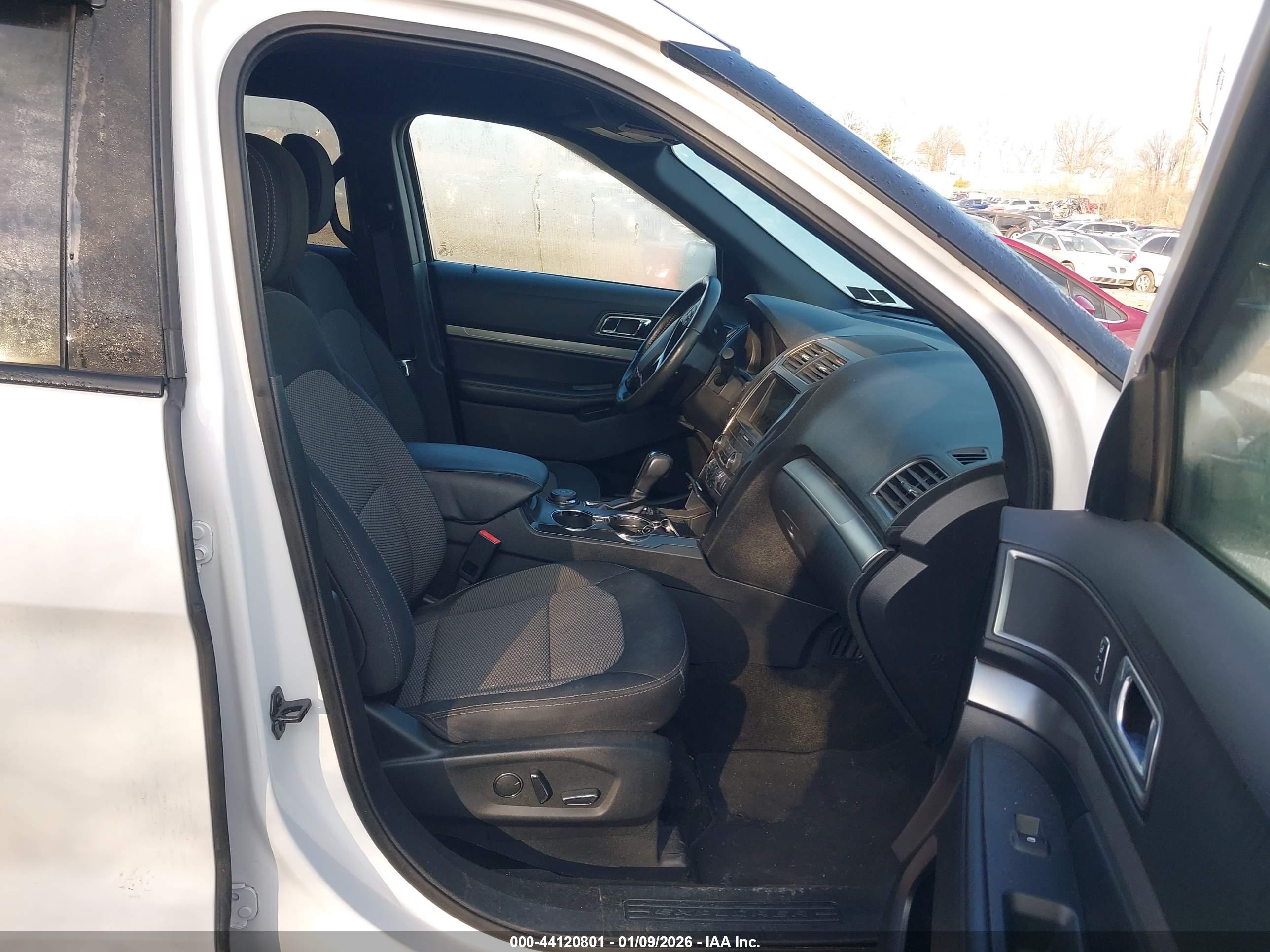 FORD EXPLORER image 5