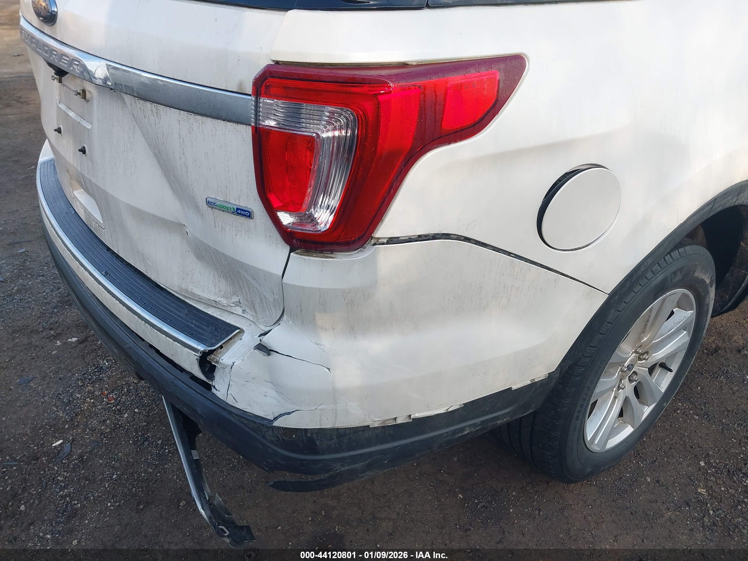 FORD EXPLORER image 6