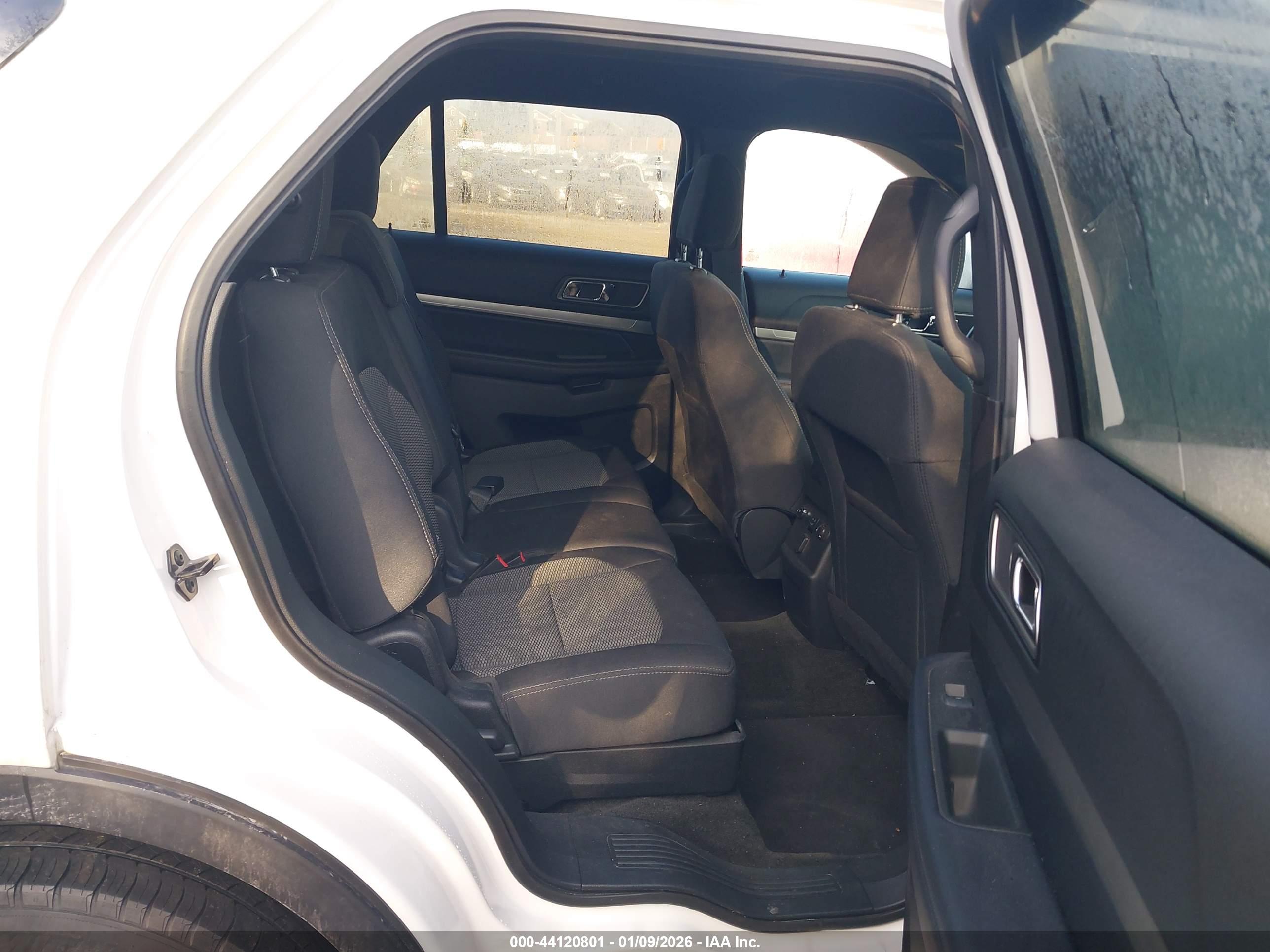 FORD EXPLORER image 8