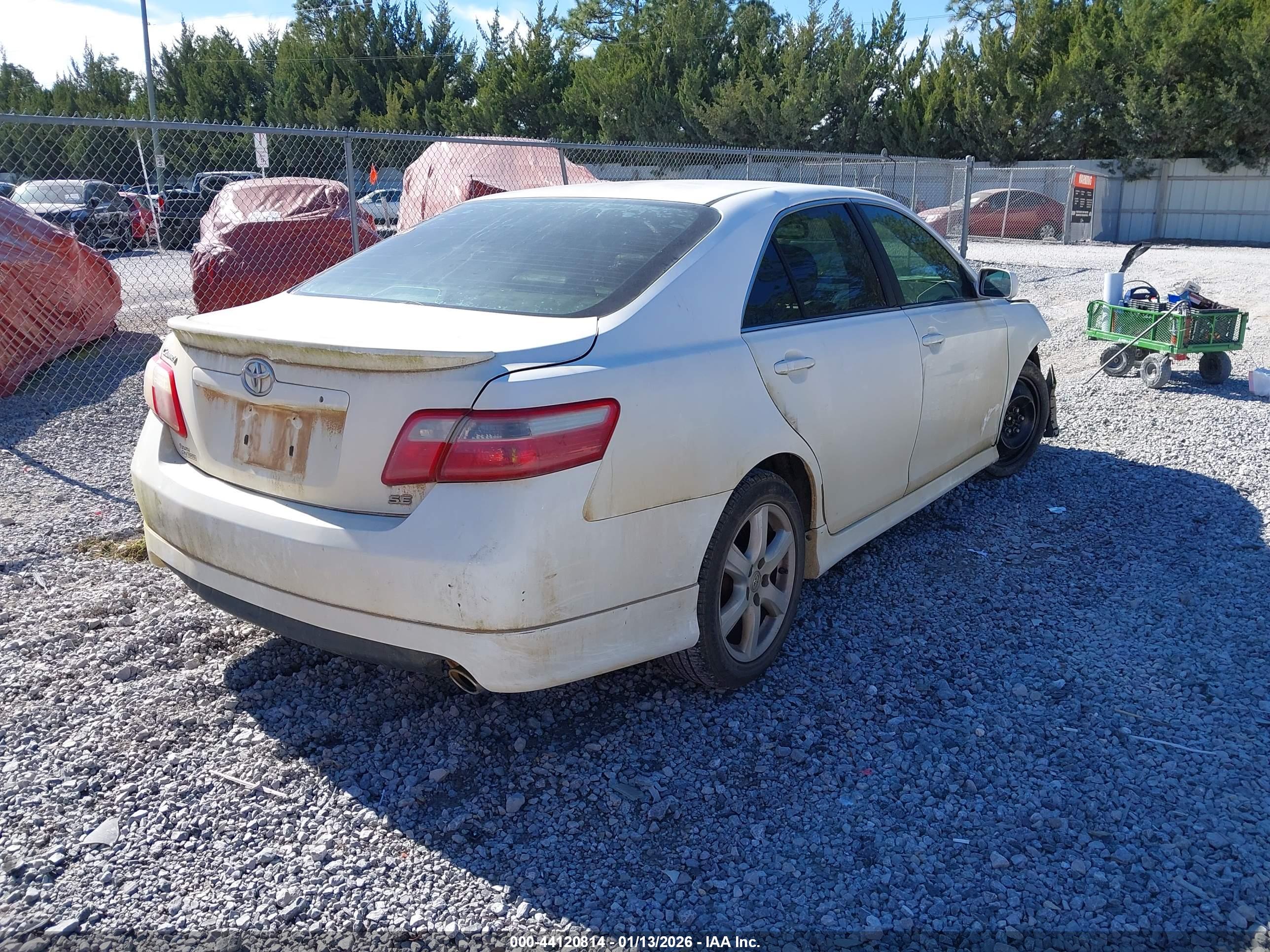 TOYOTA CAMRY image 4