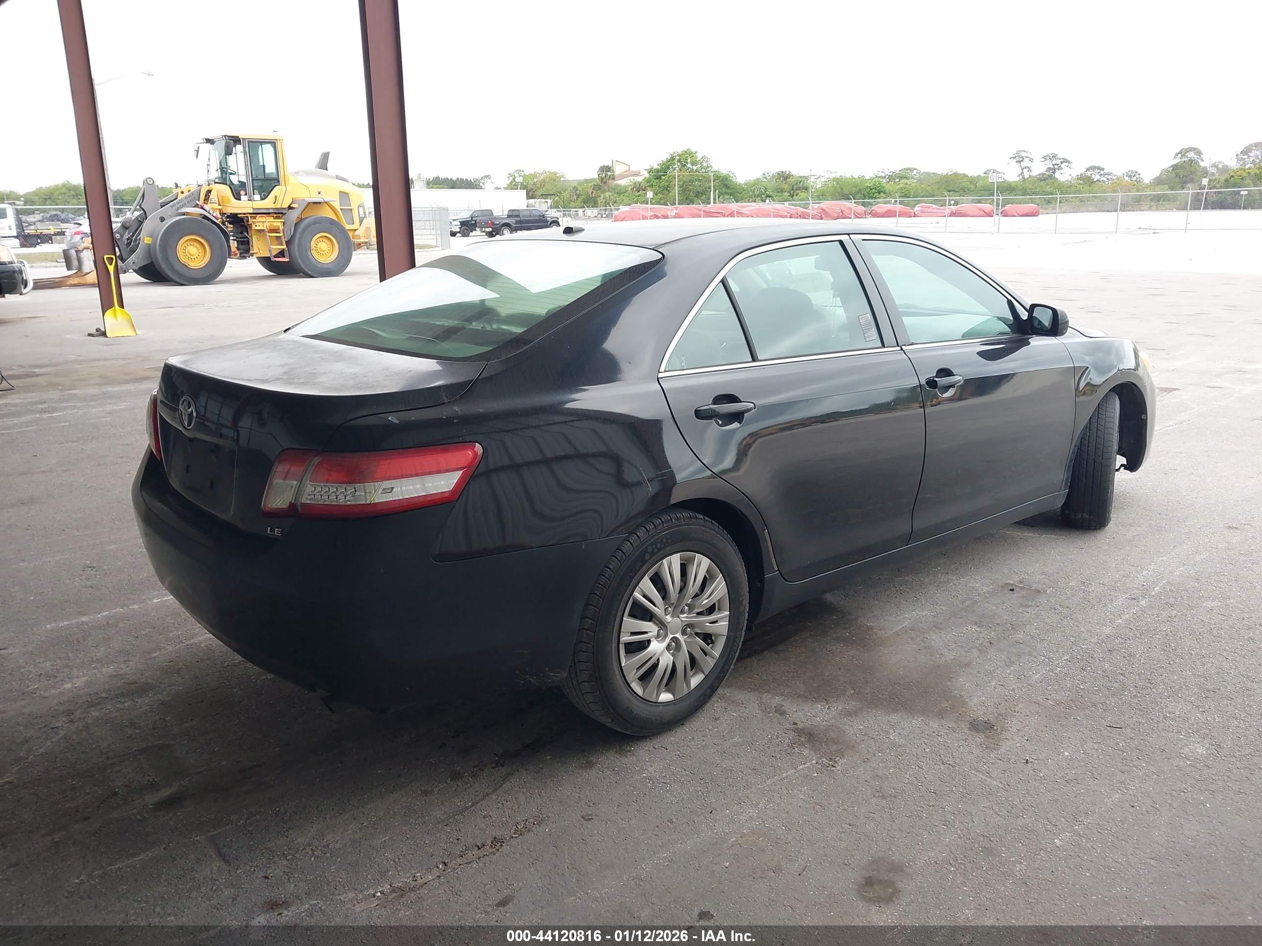 TOYOTA CAMRY image 4