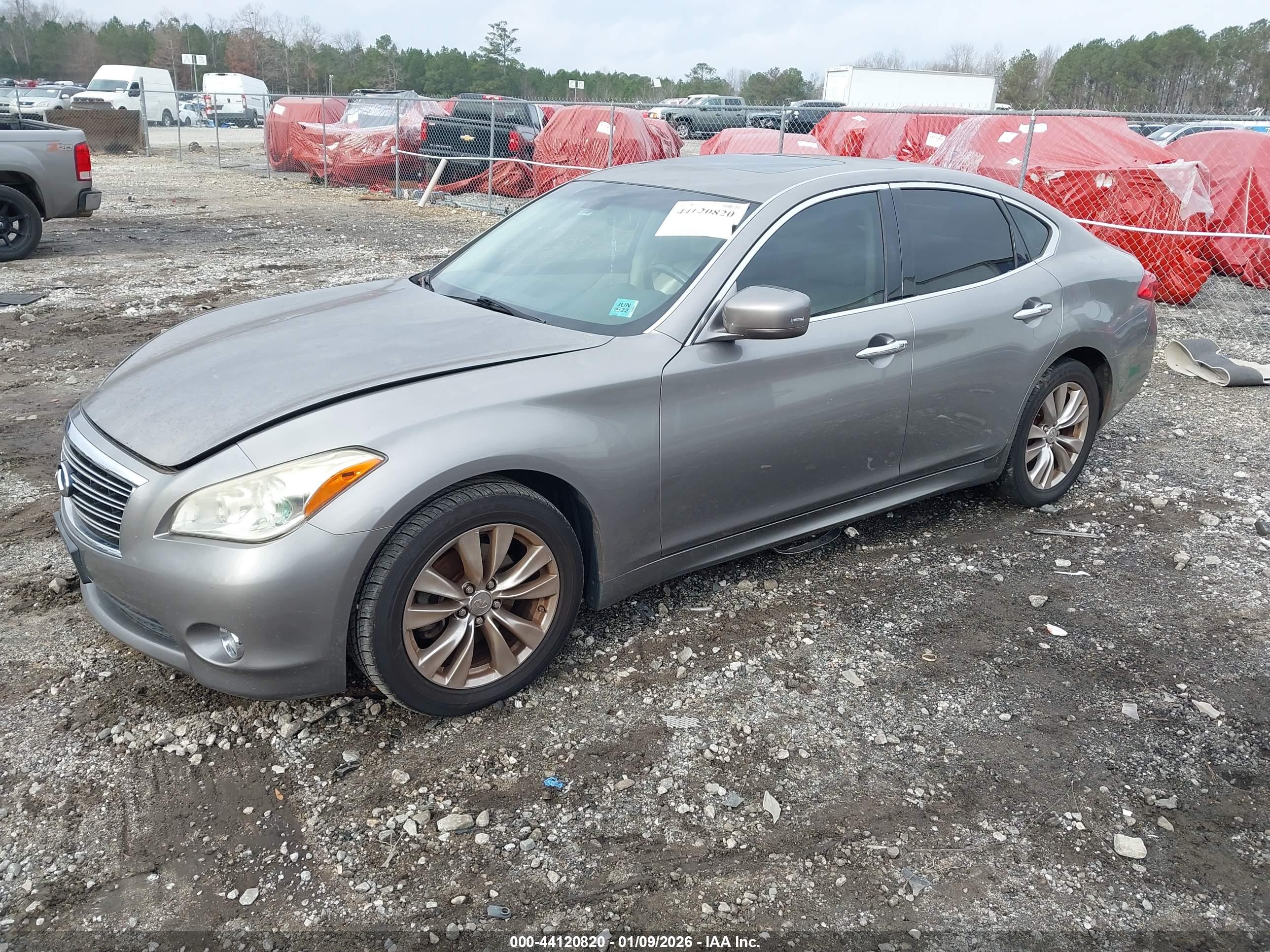INFINITI M37 image 2