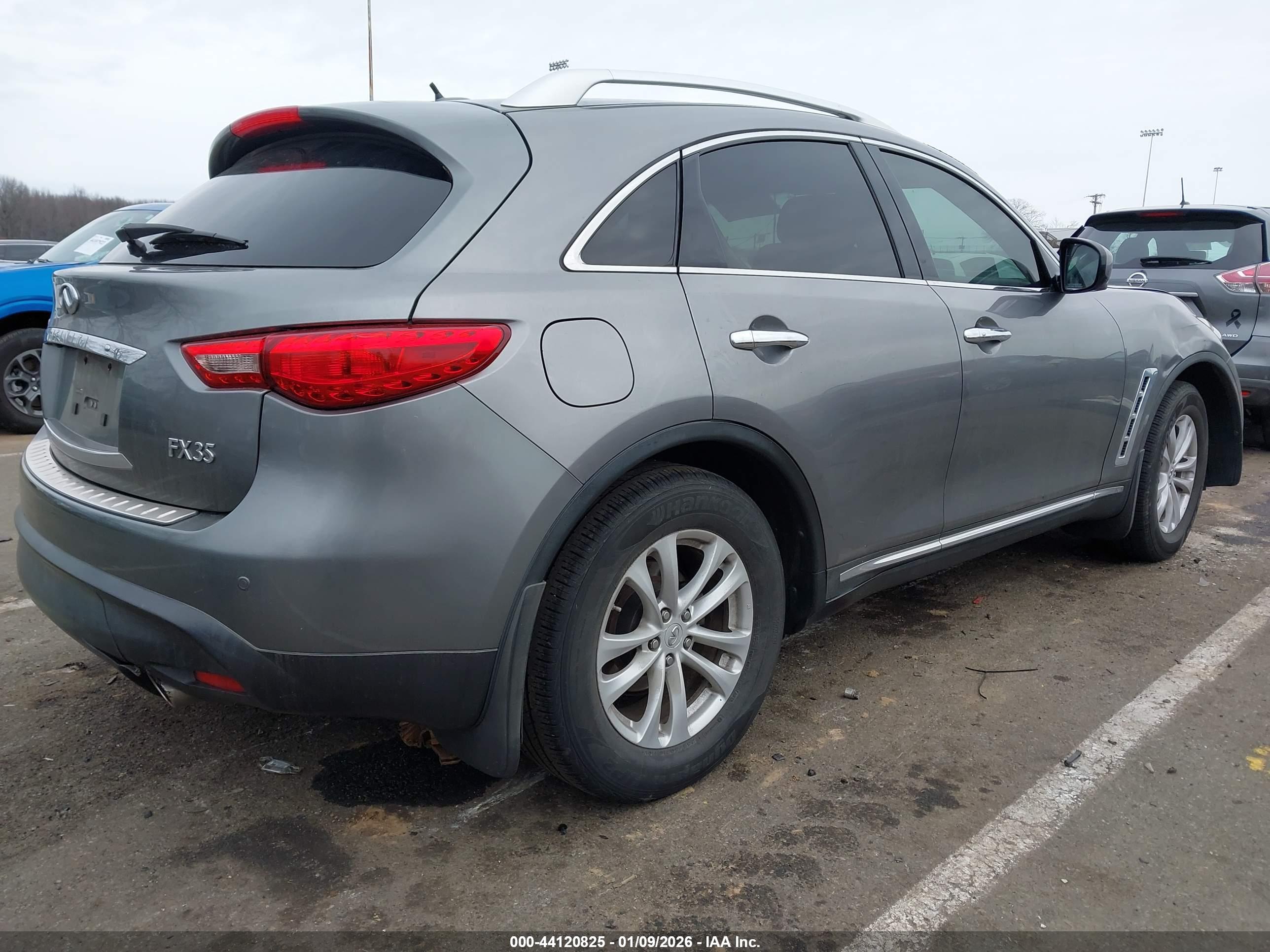 INFINITI FX35 image 4
