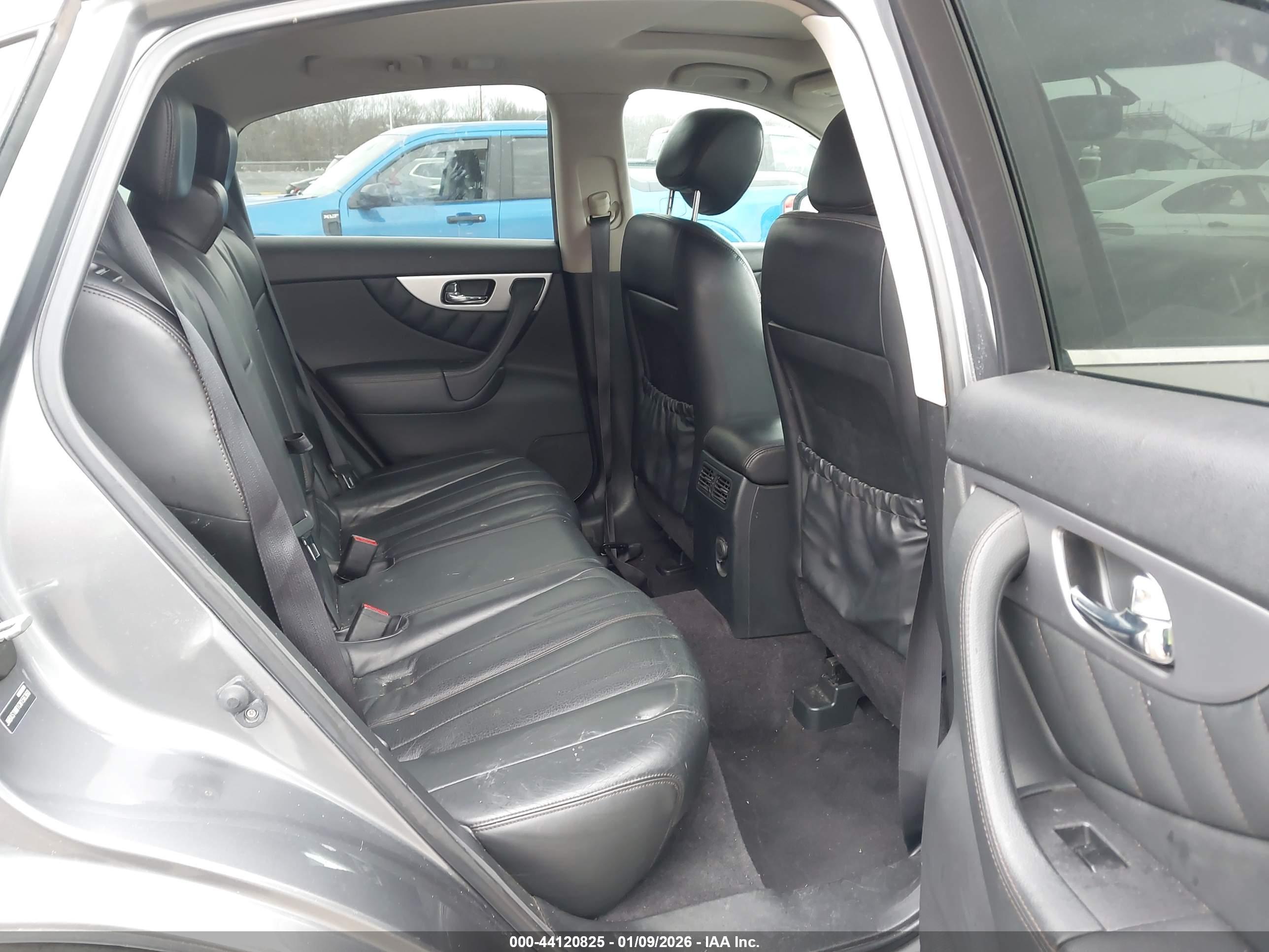 INFINITI FX35 image 8