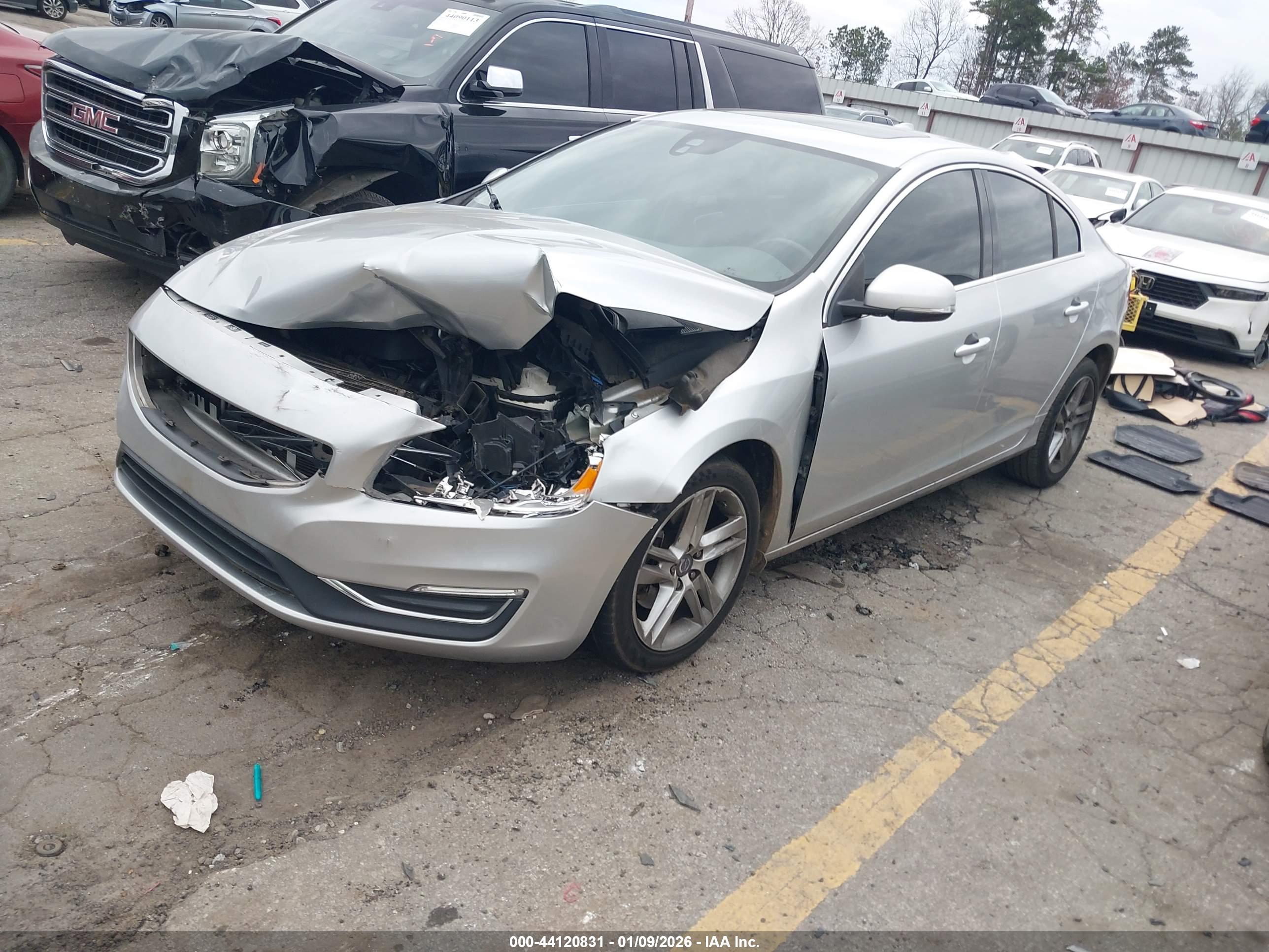 VOLVO S60 image 2