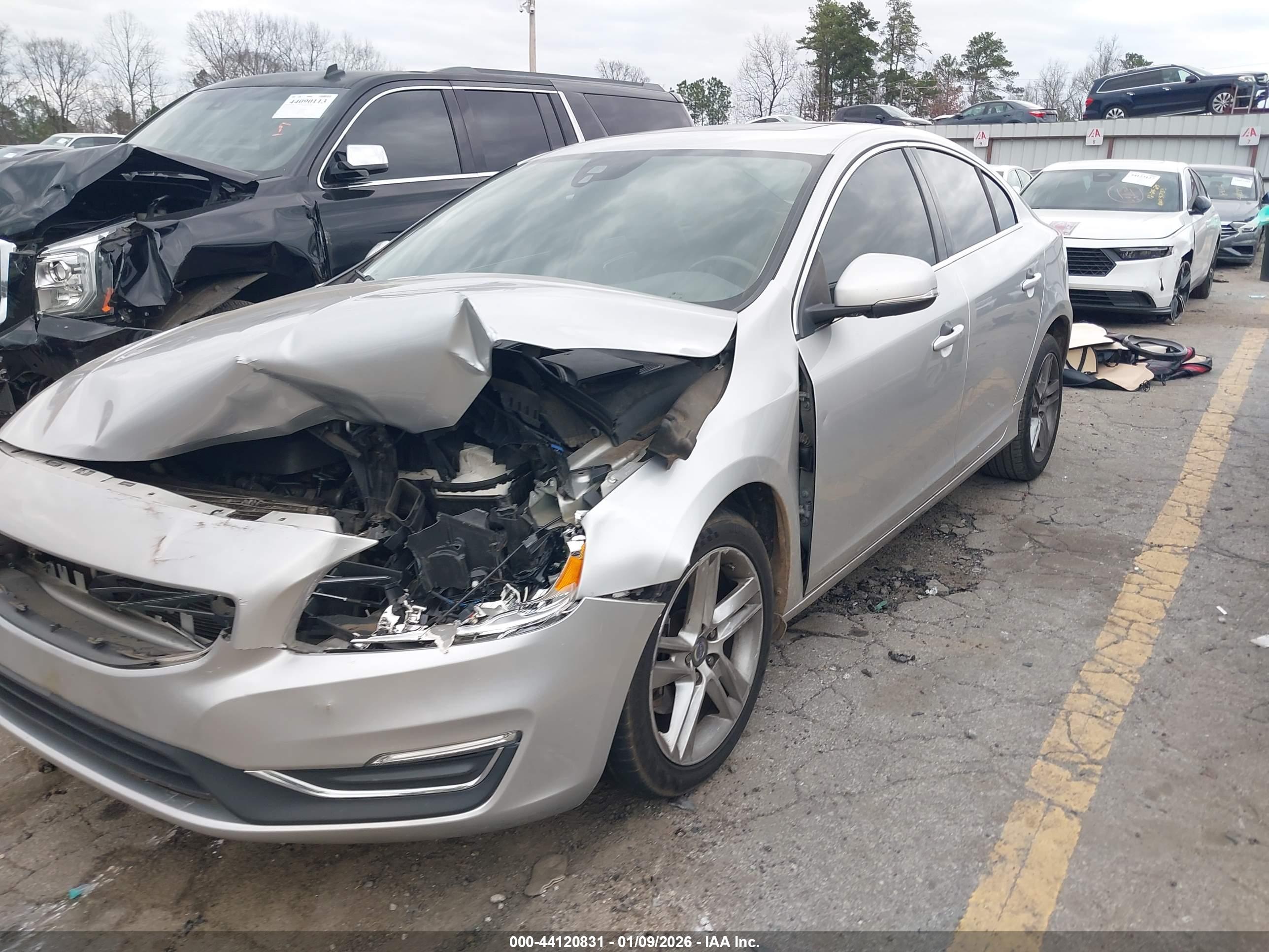 VOLVO S60 image 6