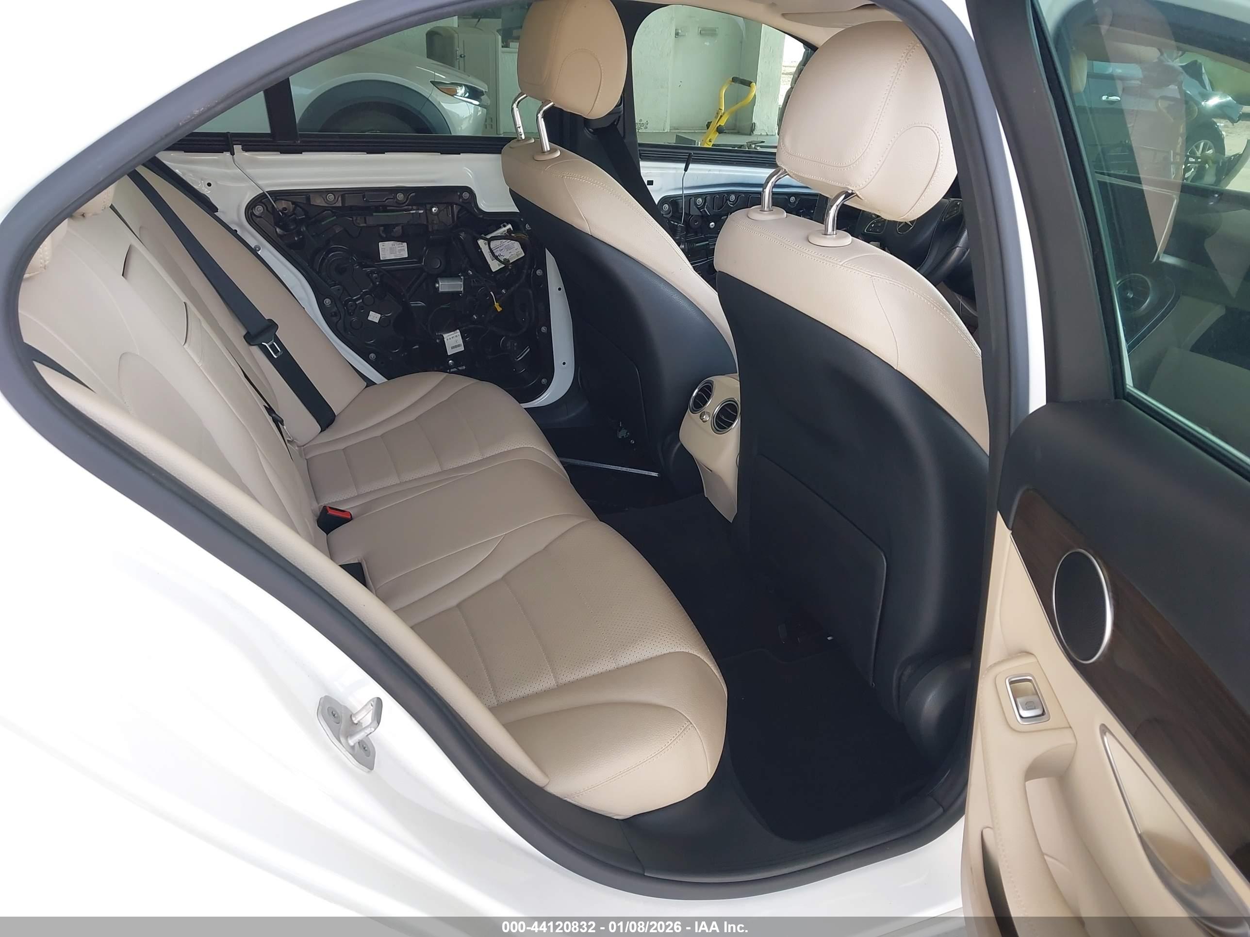 MERCEDES-BENZ C image 8