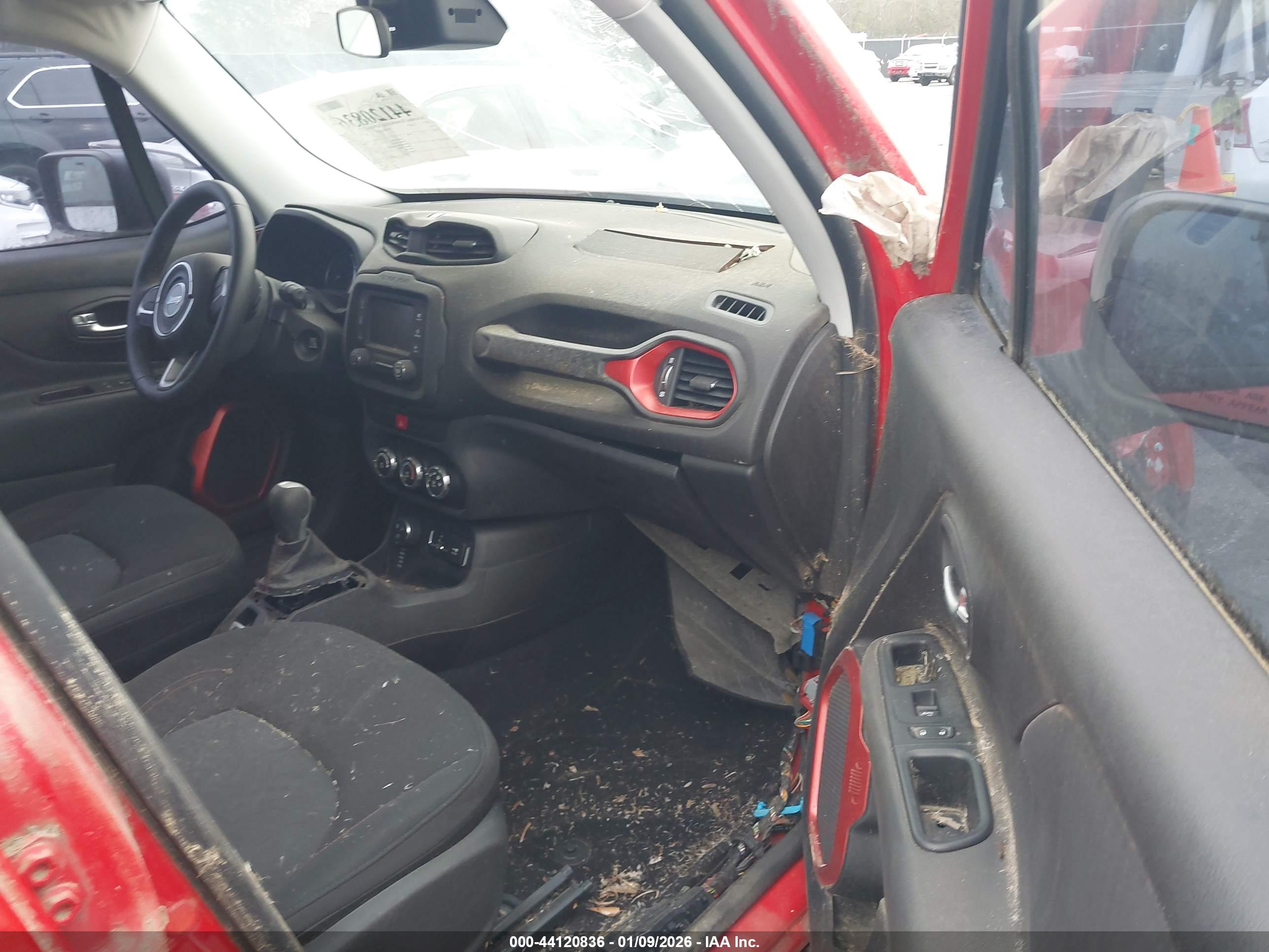 JEEP RENEGADE image 5
