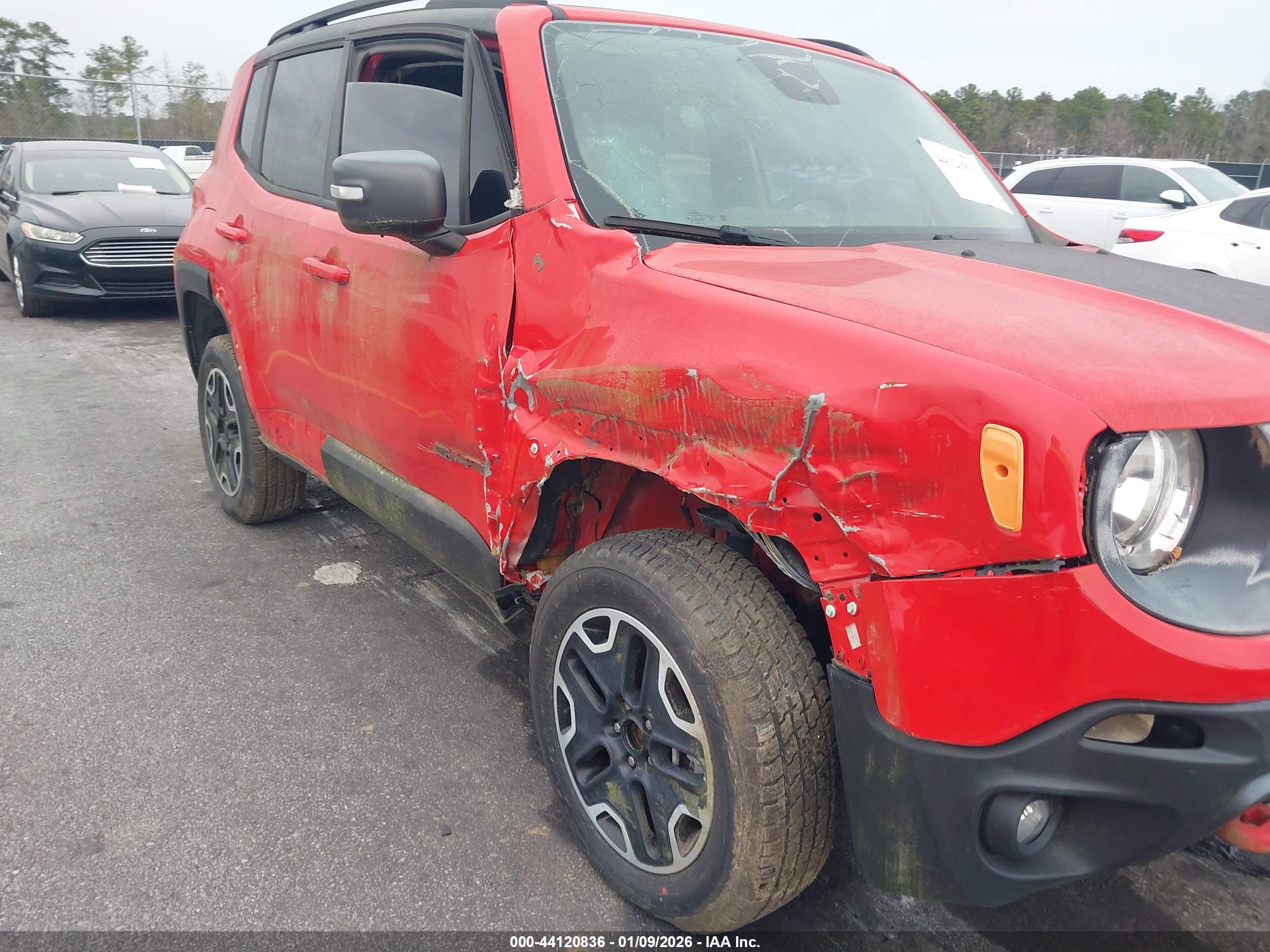 JEEP RENEGADE image 6