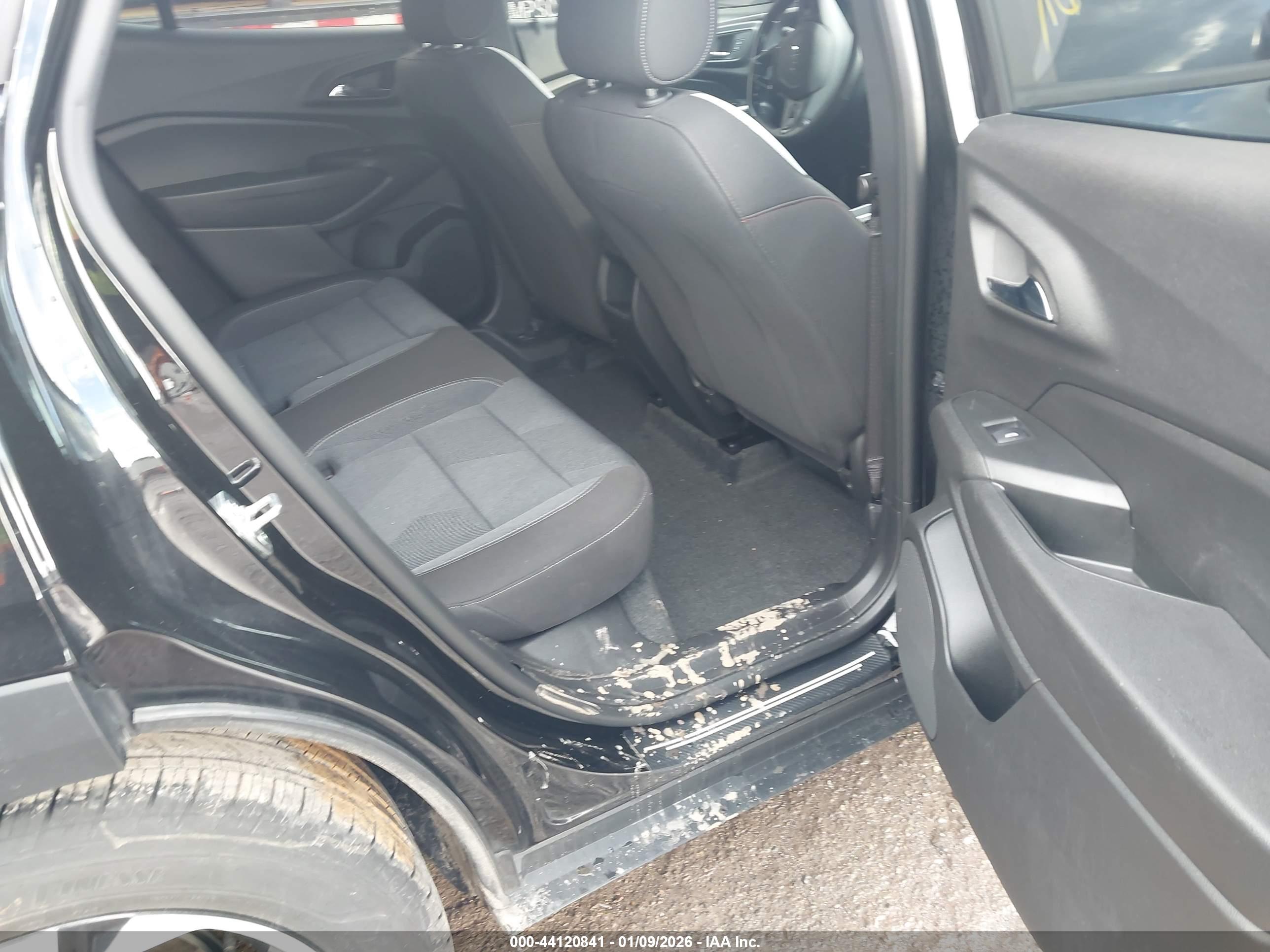 CHEVROLET TRAX image 8