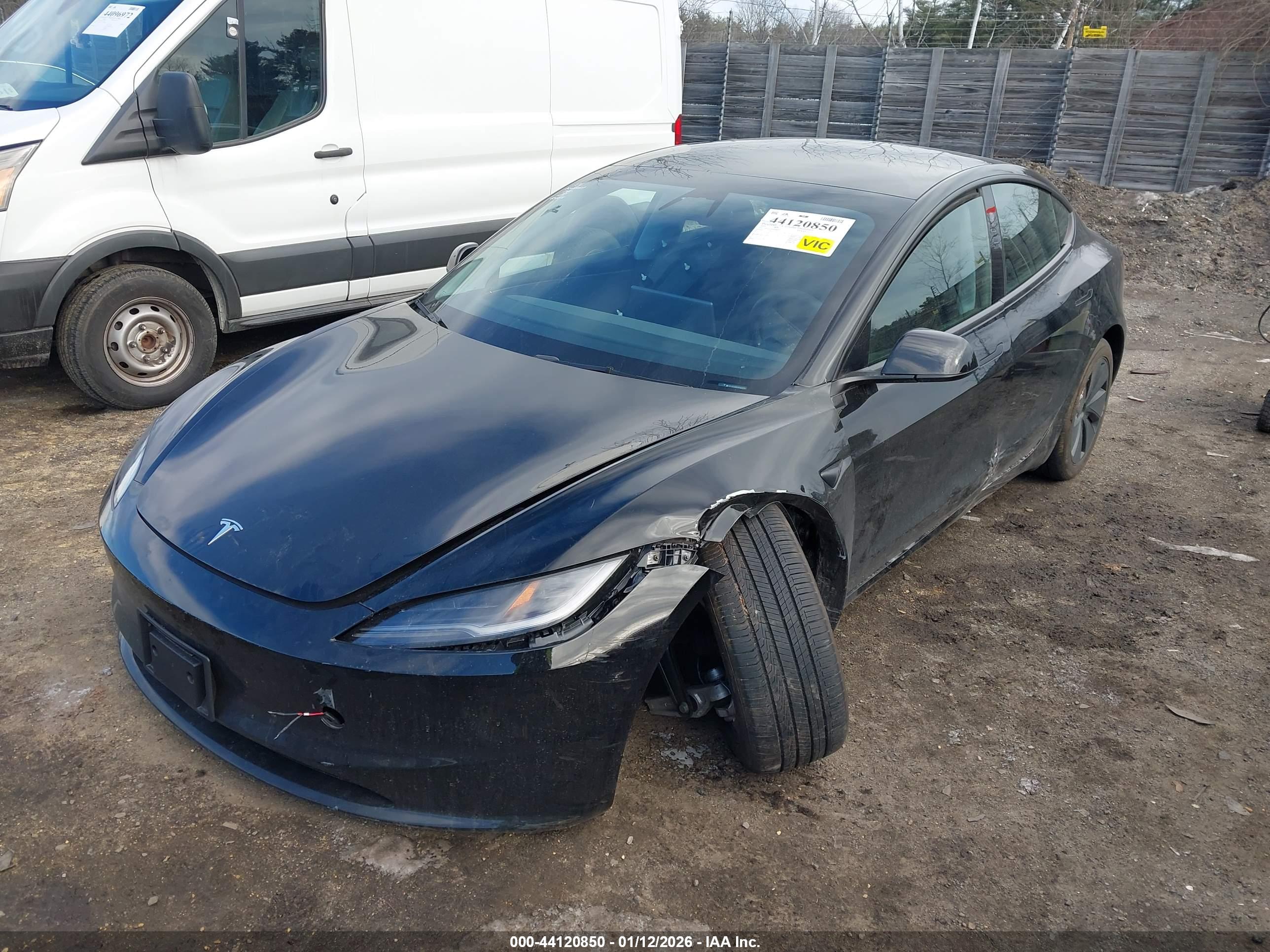 TESLA MODEL image 2