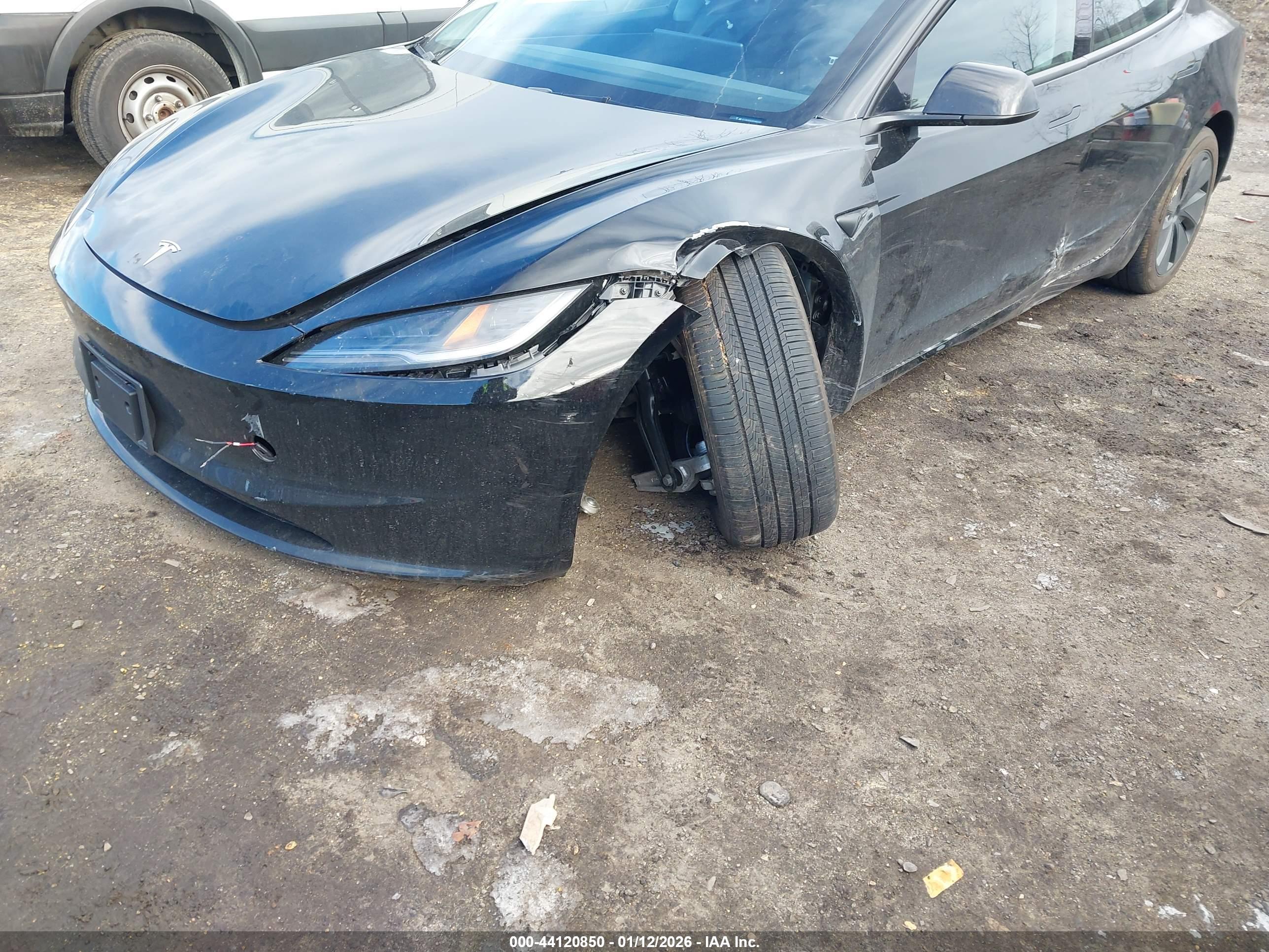 TESLA MODEL image 6