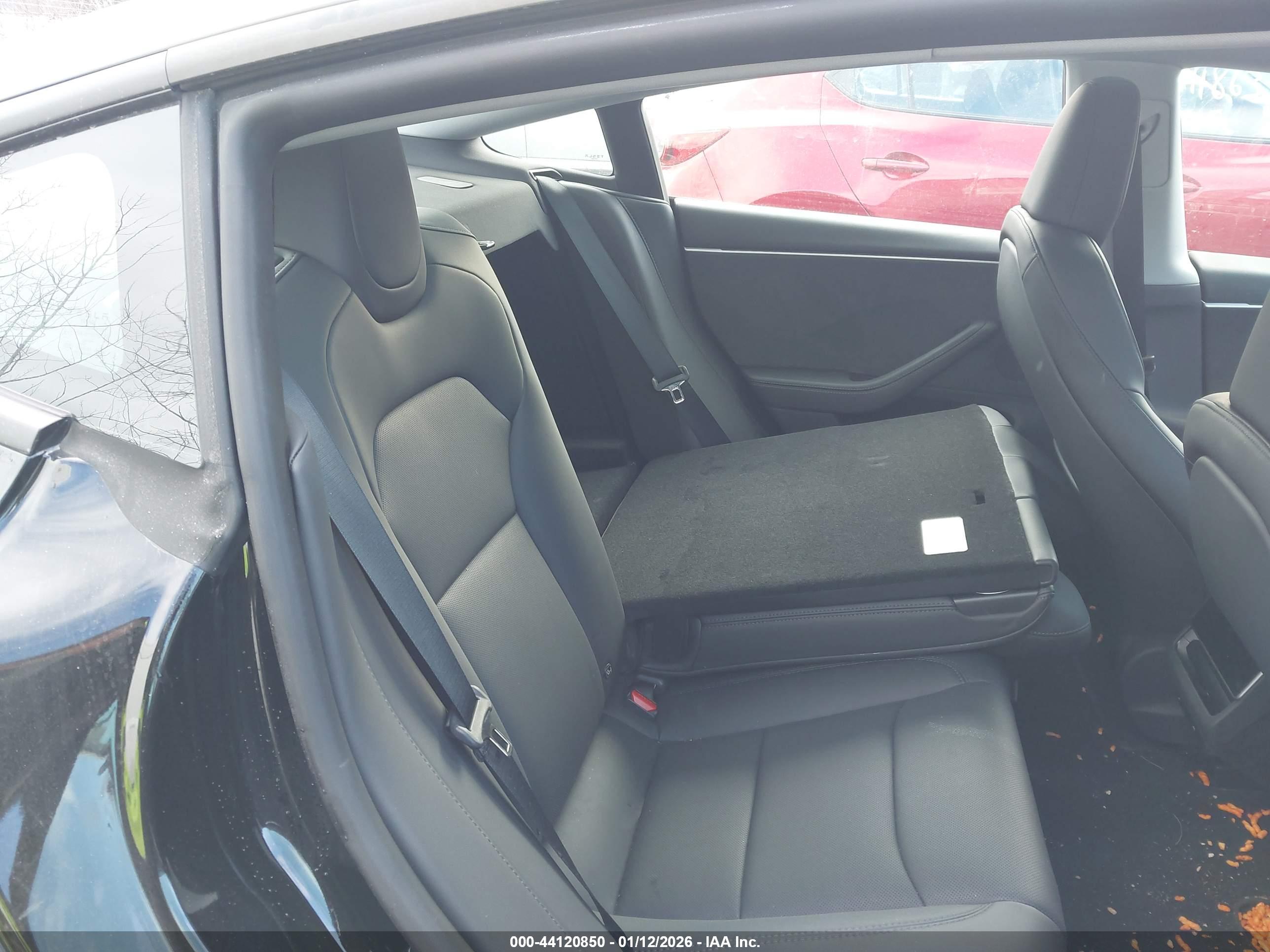 TESLA MODEL image 8
