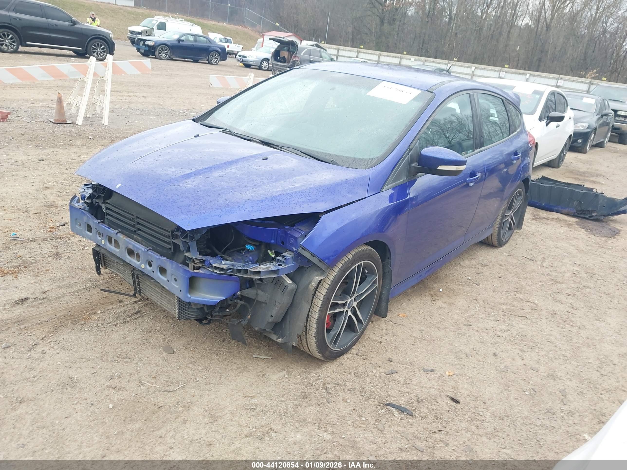 FORD FOCUS image 2