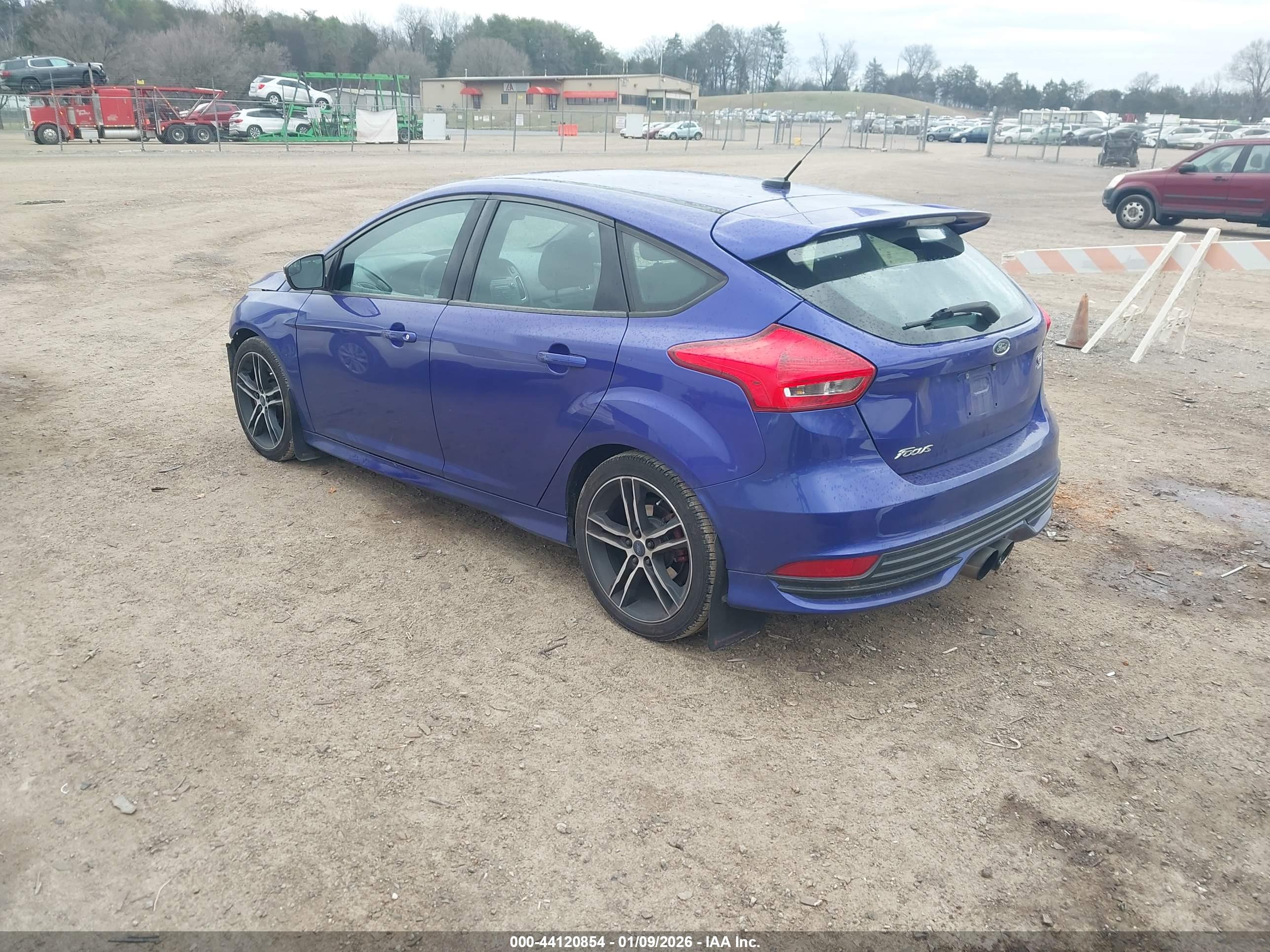 FORD FOCUS image 3