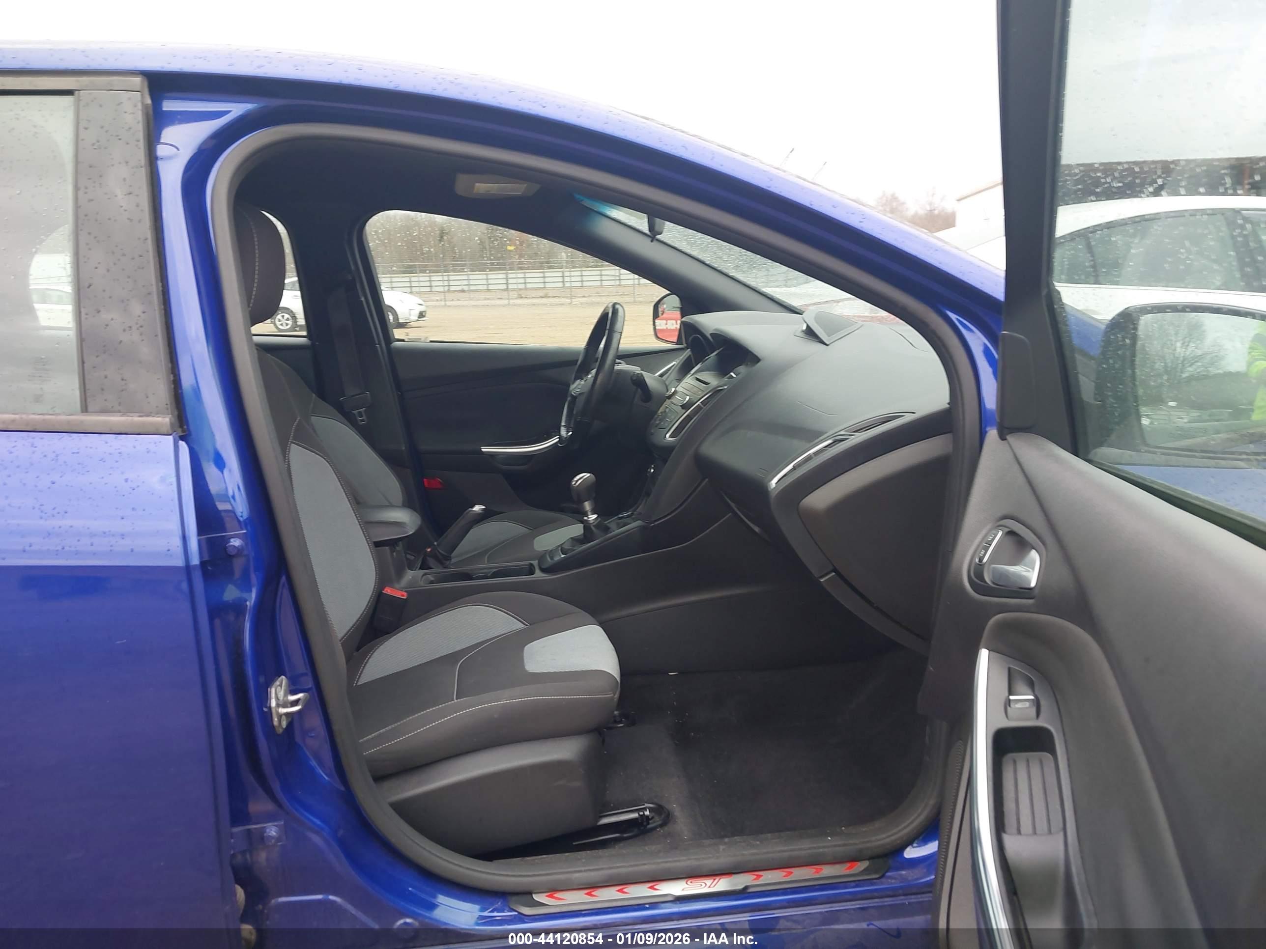 FORD FOCUS image 5