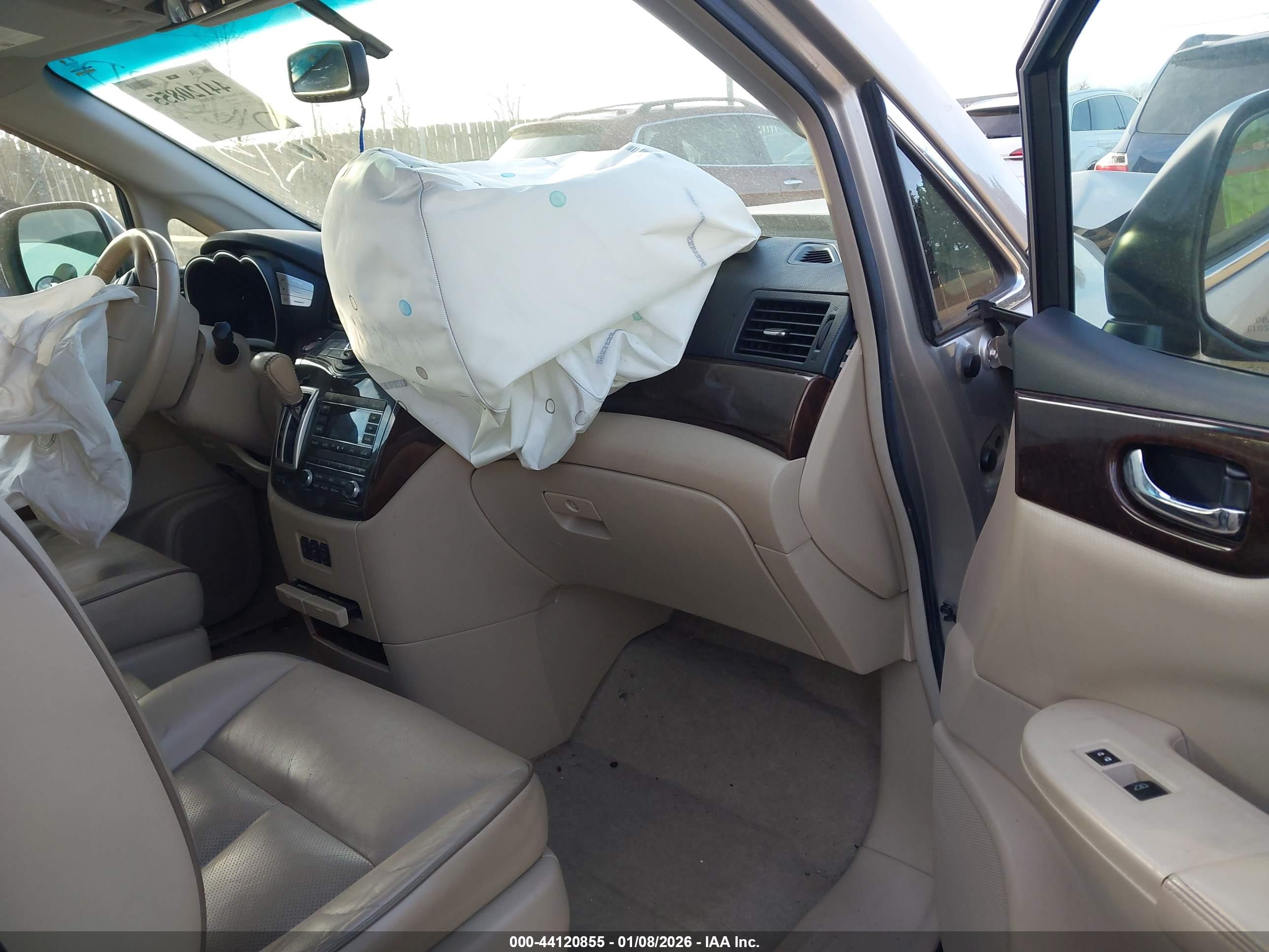 NISSAN QUEST image 5