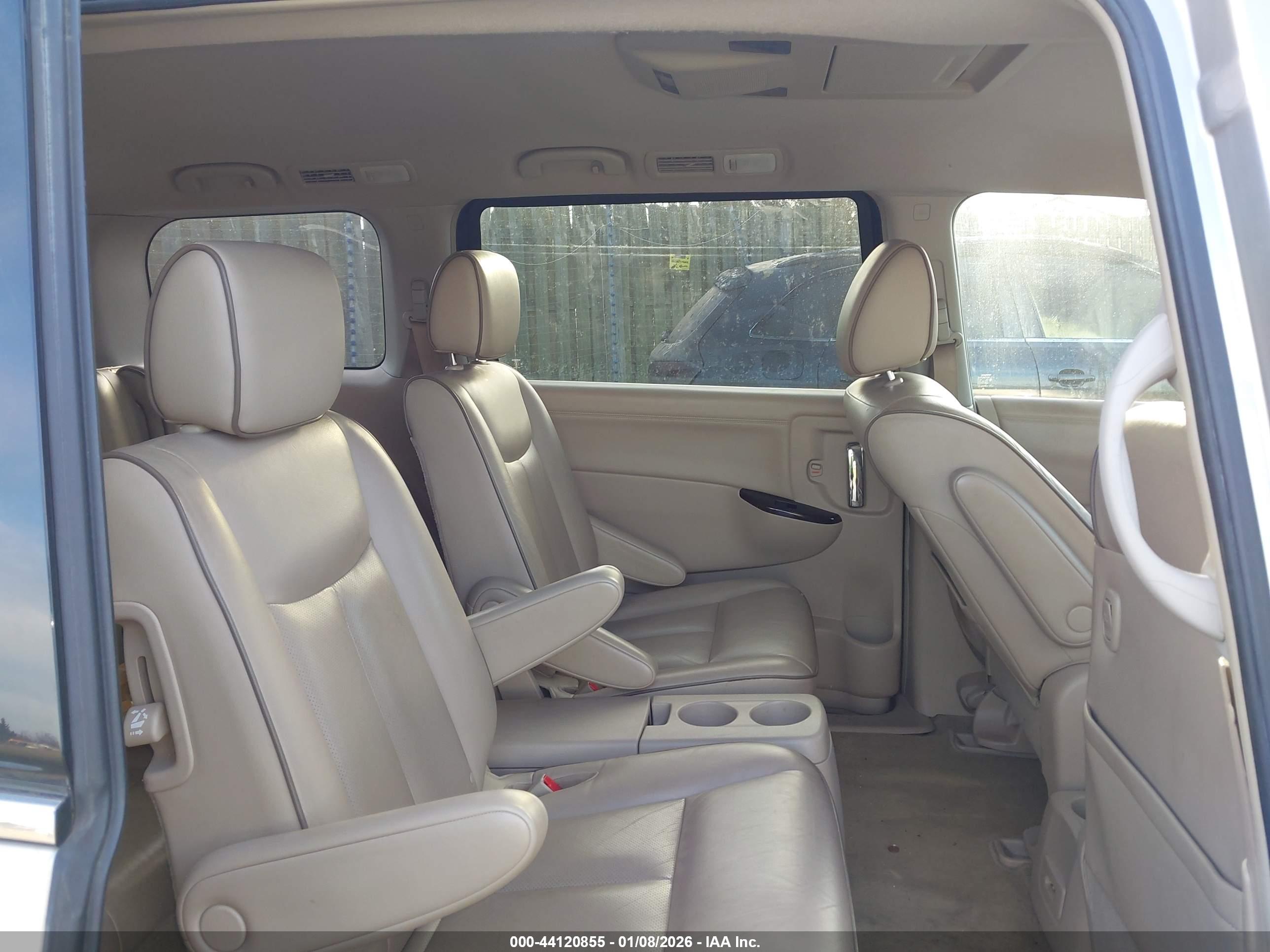 NISSAN QUEST image 8