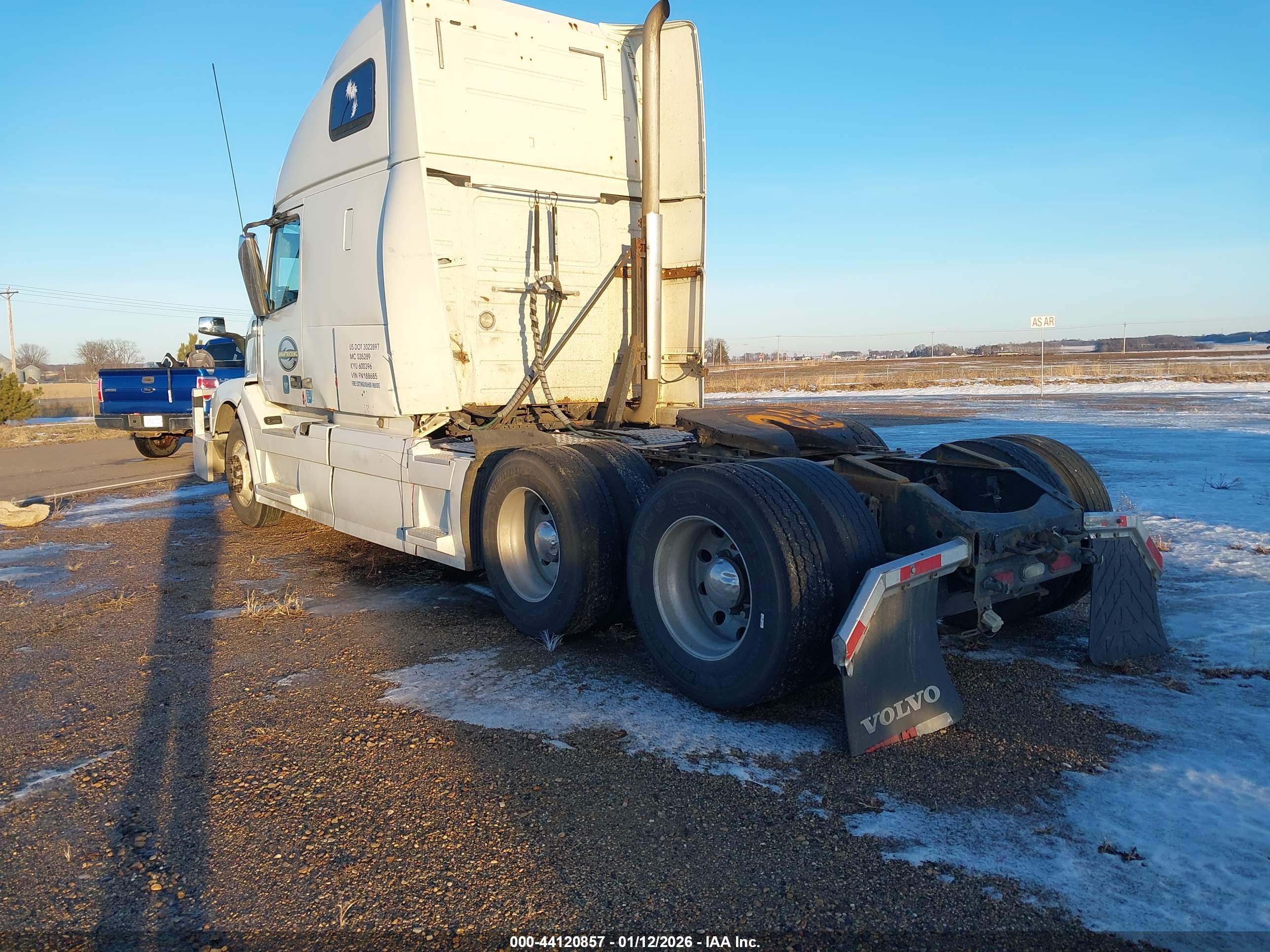 VOLVO VN image 3