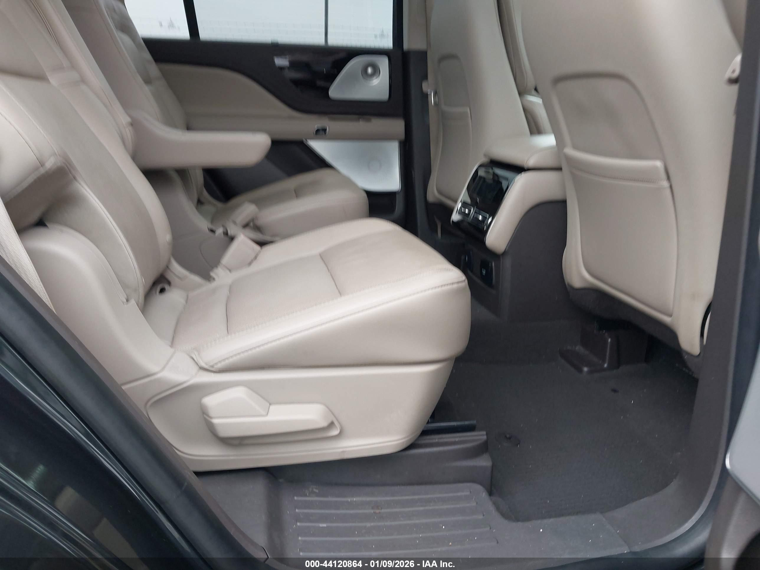 LINCOLN AVIATOR image 8