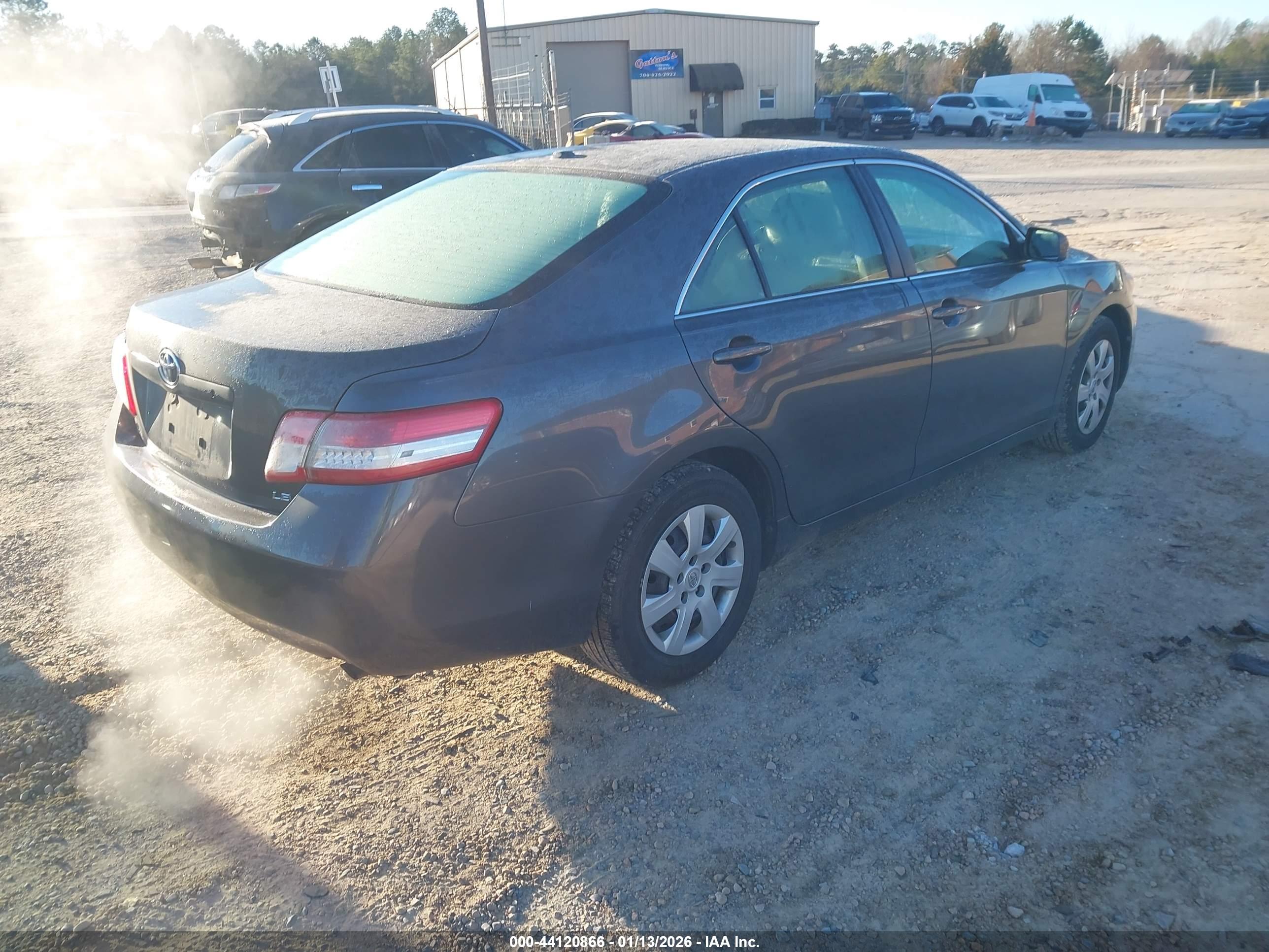 TOYOTA CAMRY image 4