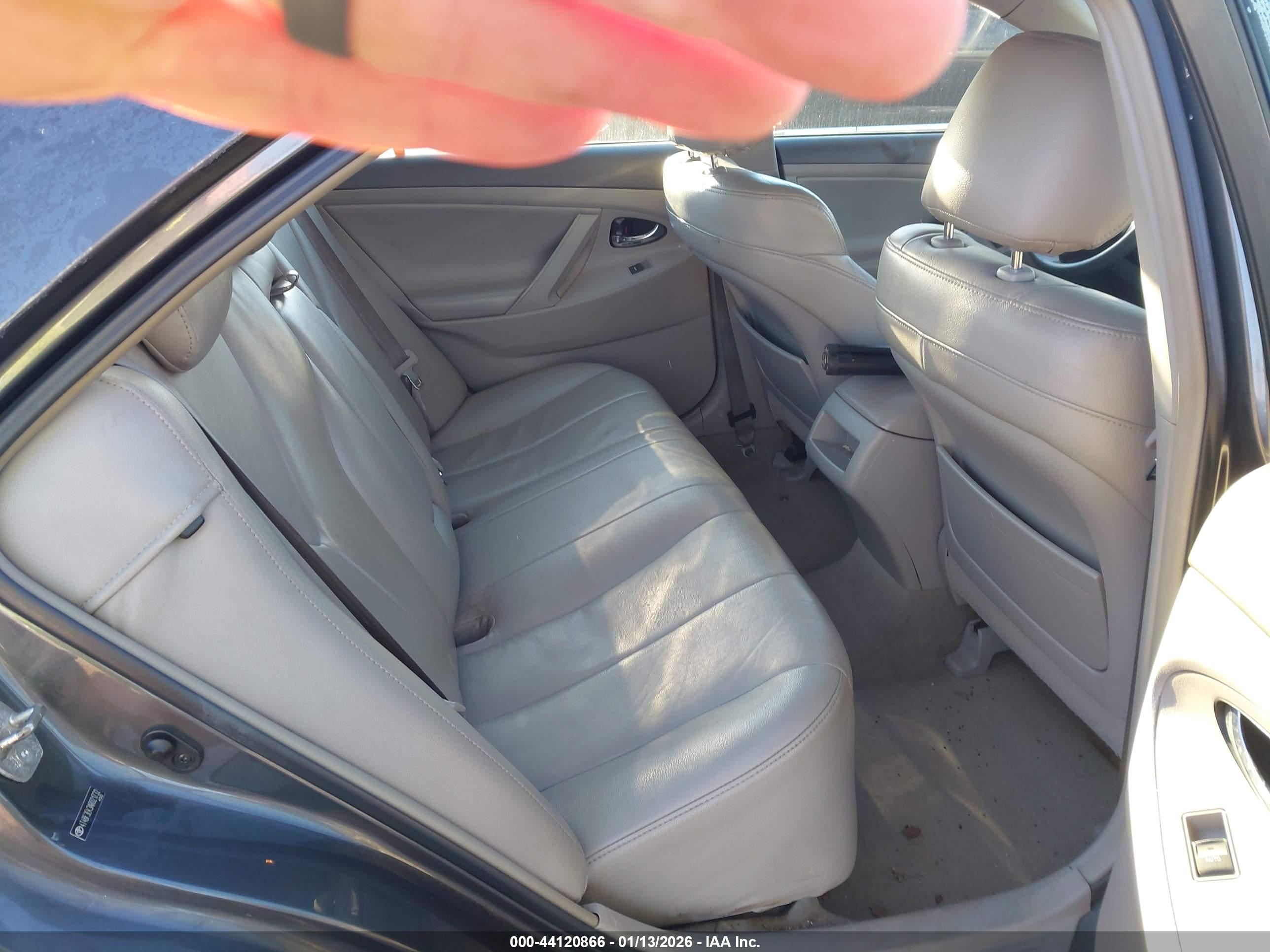 TOYOTA CAMRY image 8