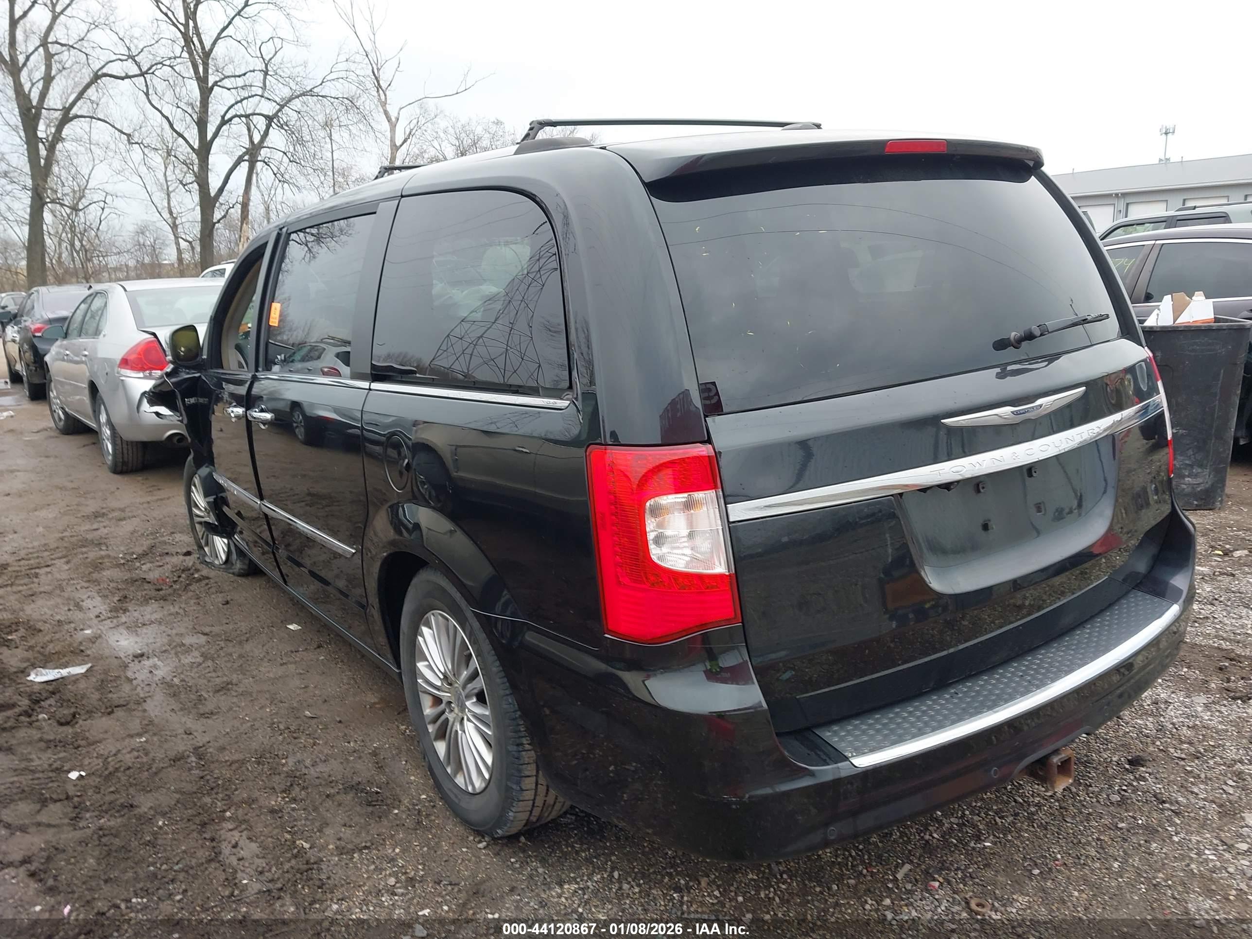 CHRYSLER TOWN image 3