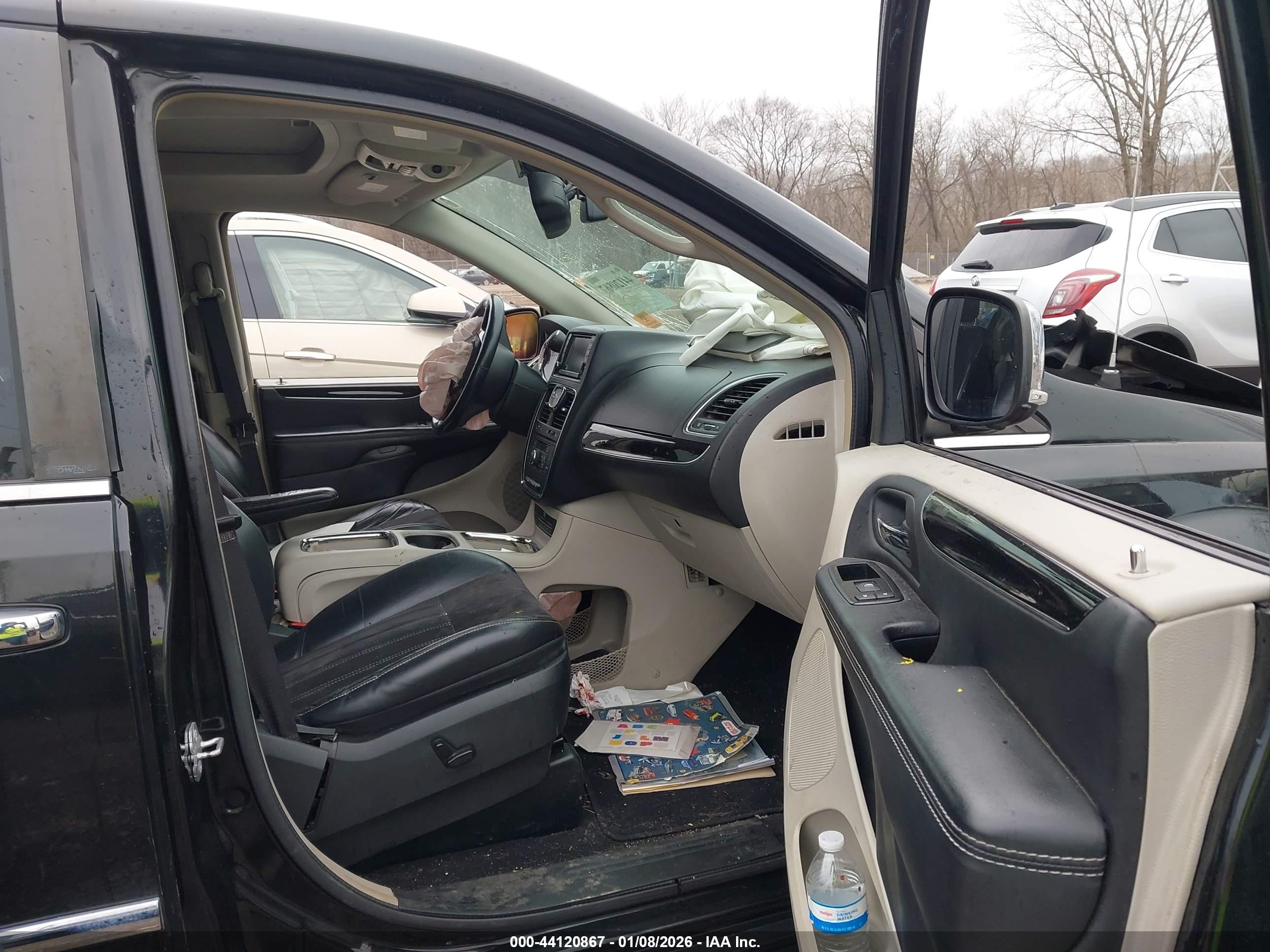 CHRYSLER TOWN image 5