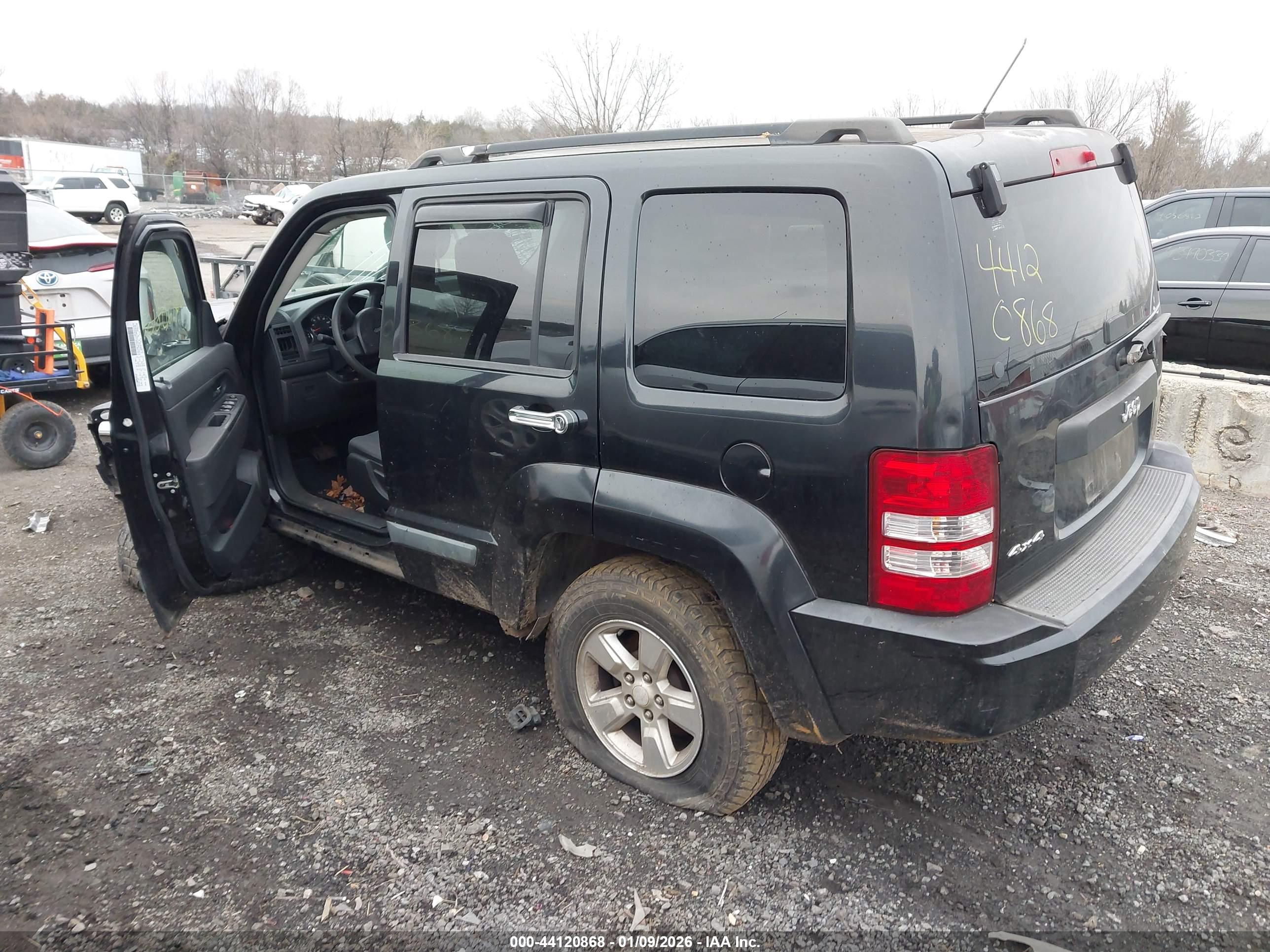 JEEP LIBERTY image 3