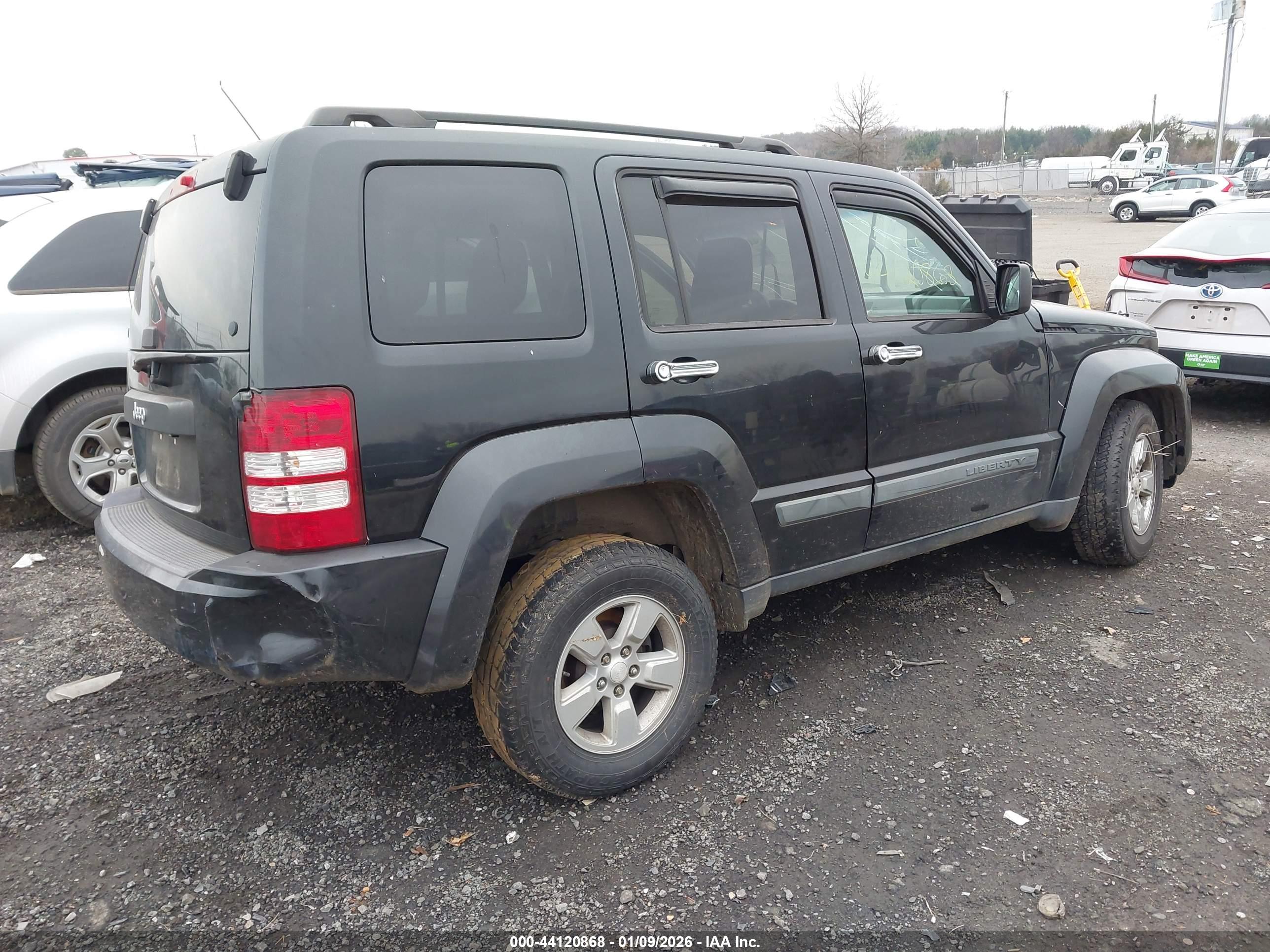 JEEP LIBERTY image 4