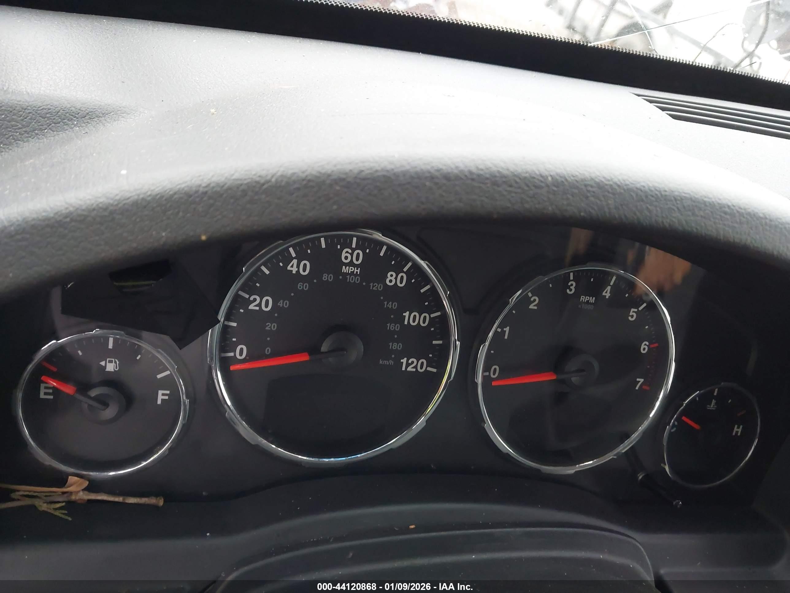 JEEP LIBERTY image 7