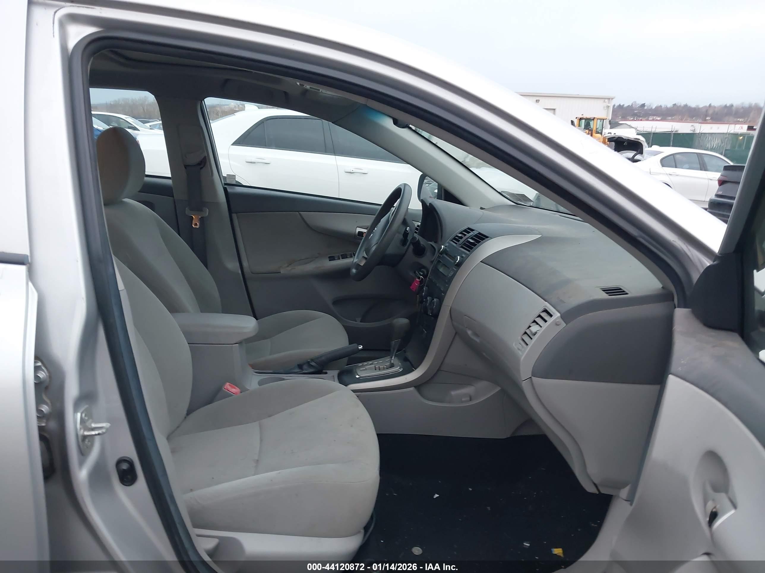 TOYOTA COROLLA image 5