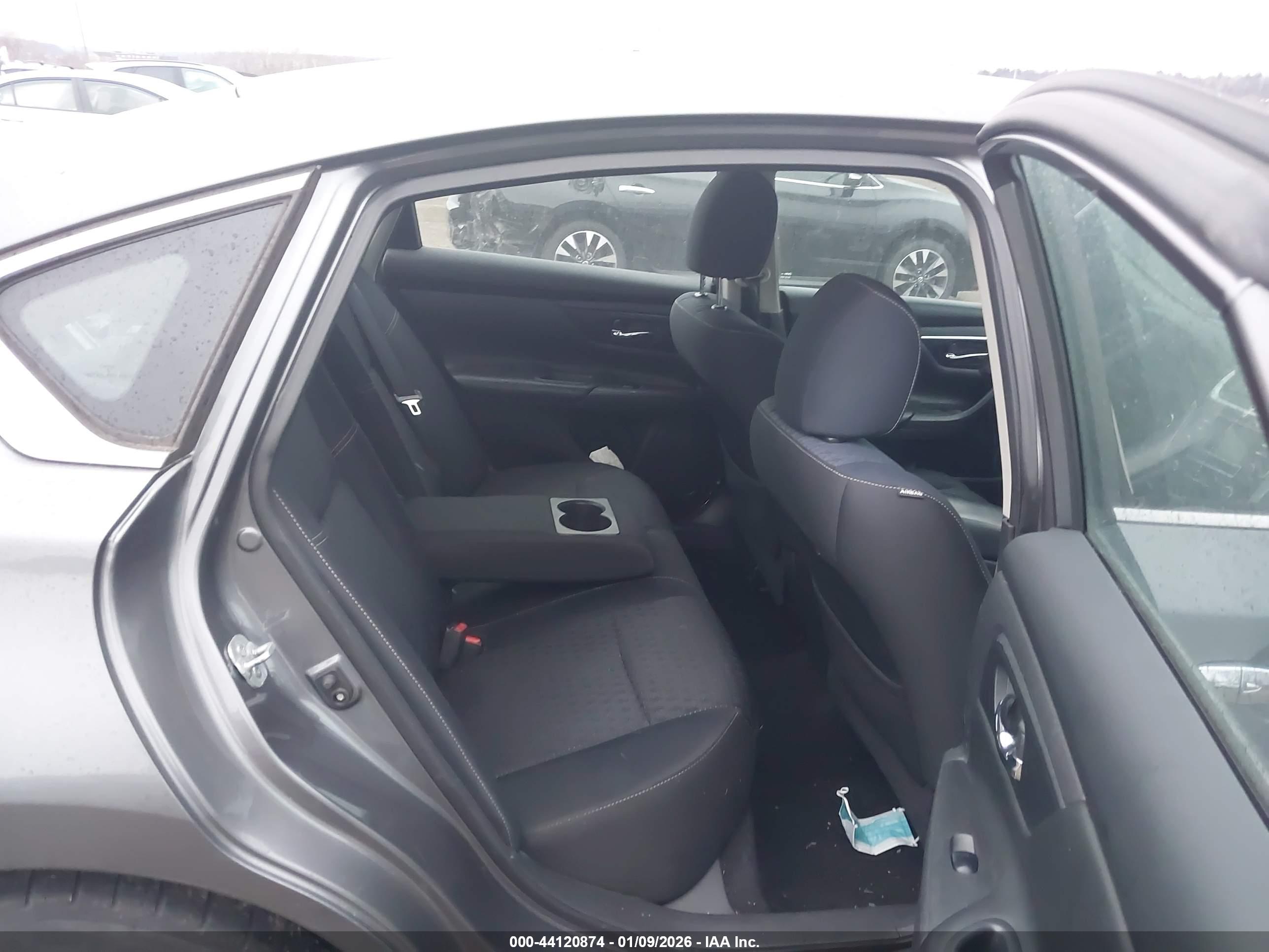 NISSAN ALTIMA image 8