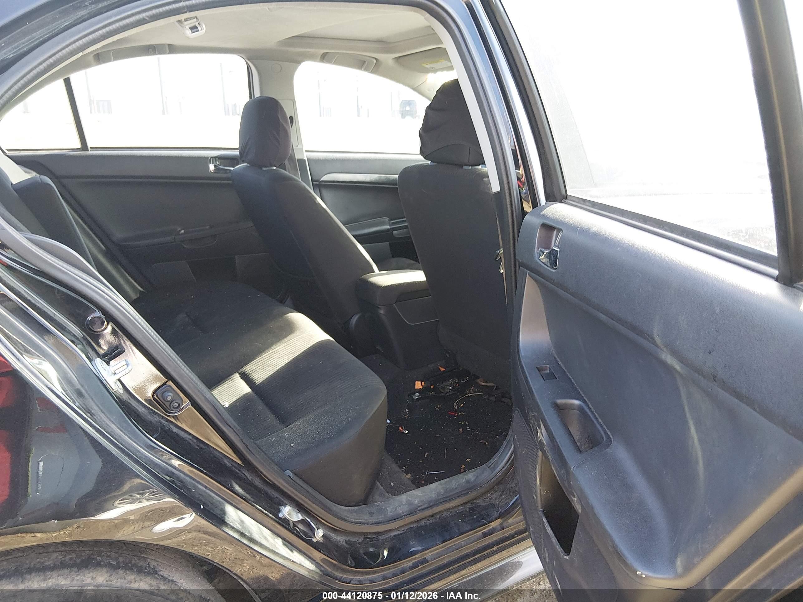 MITSUBISHI LANCER image 8