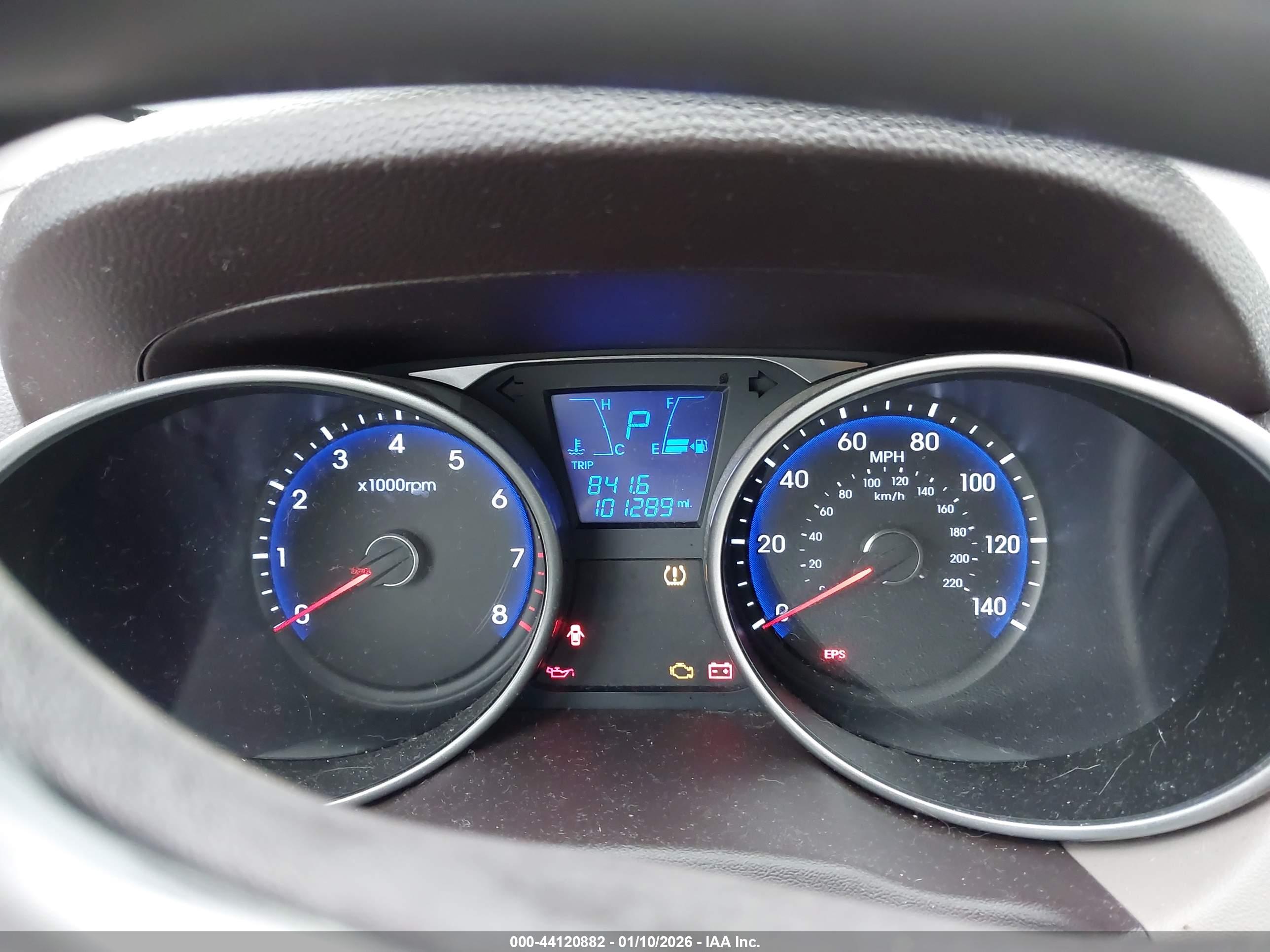 HYUNDAI TUCSON image 7