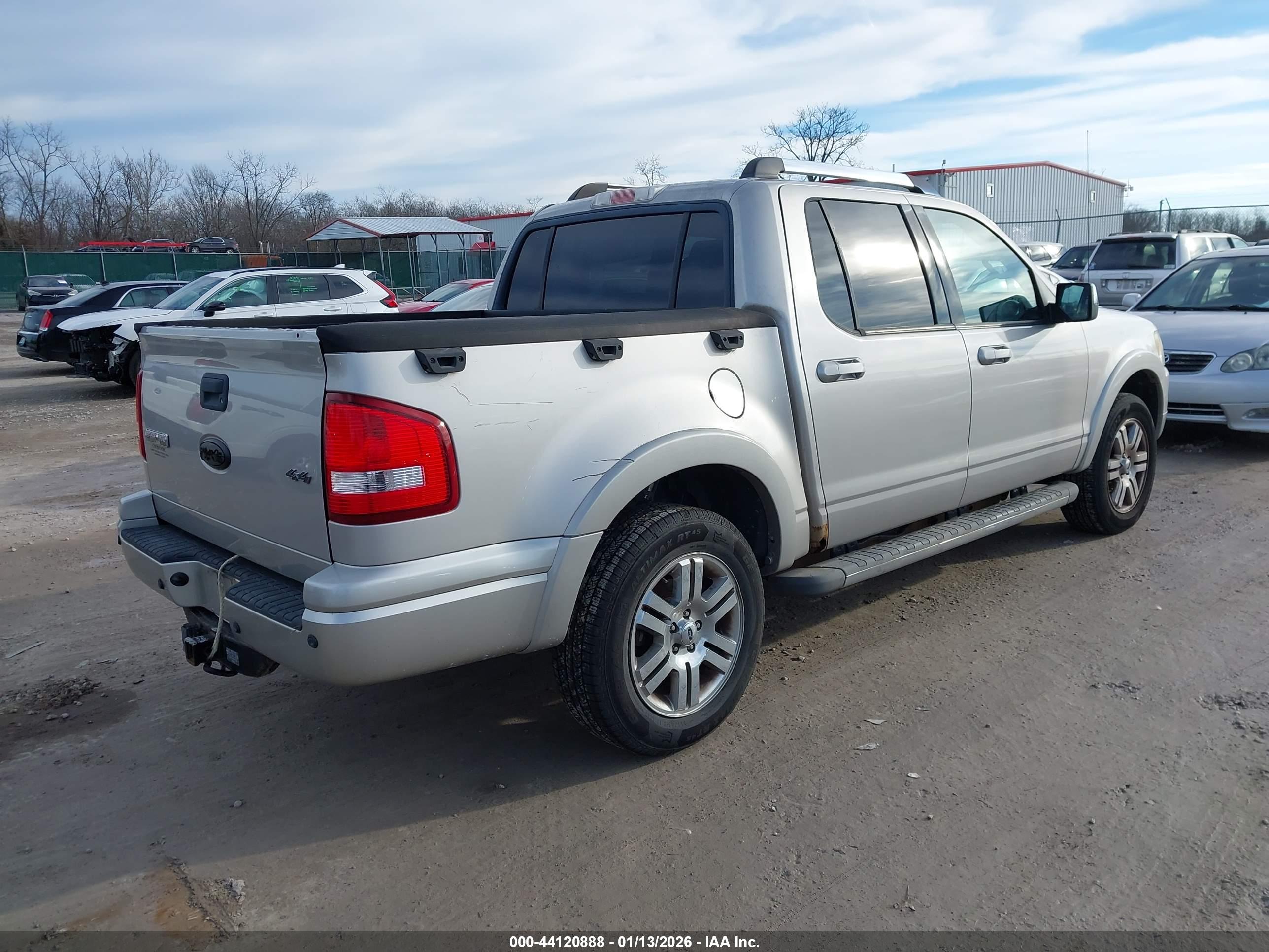 FORD EXPLORER image 4