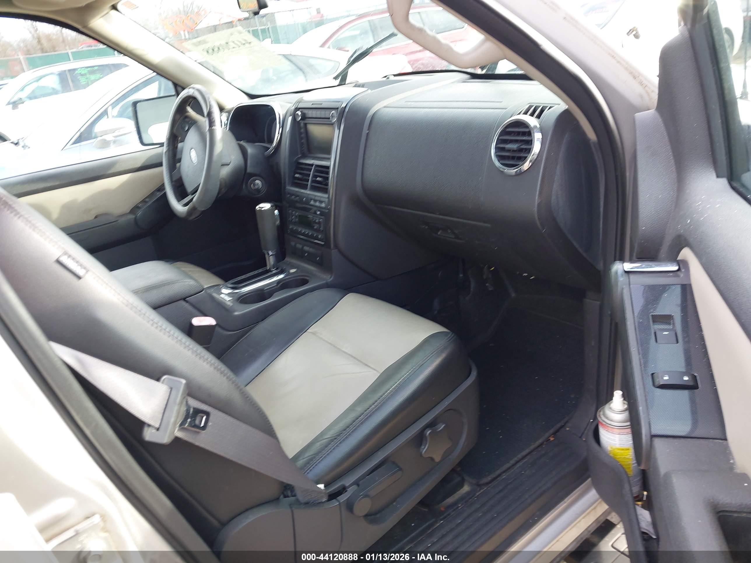 FORD EXPLORER image 5