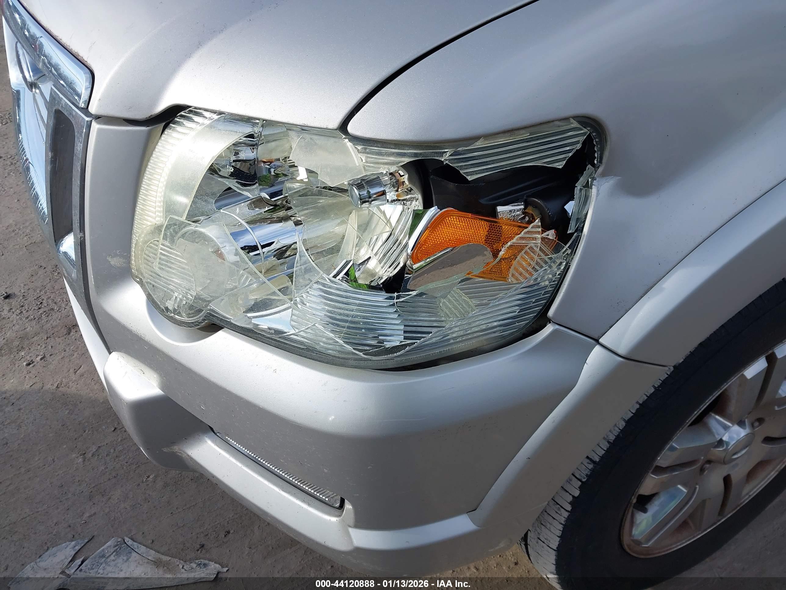 FORD EXPLORER image 6
