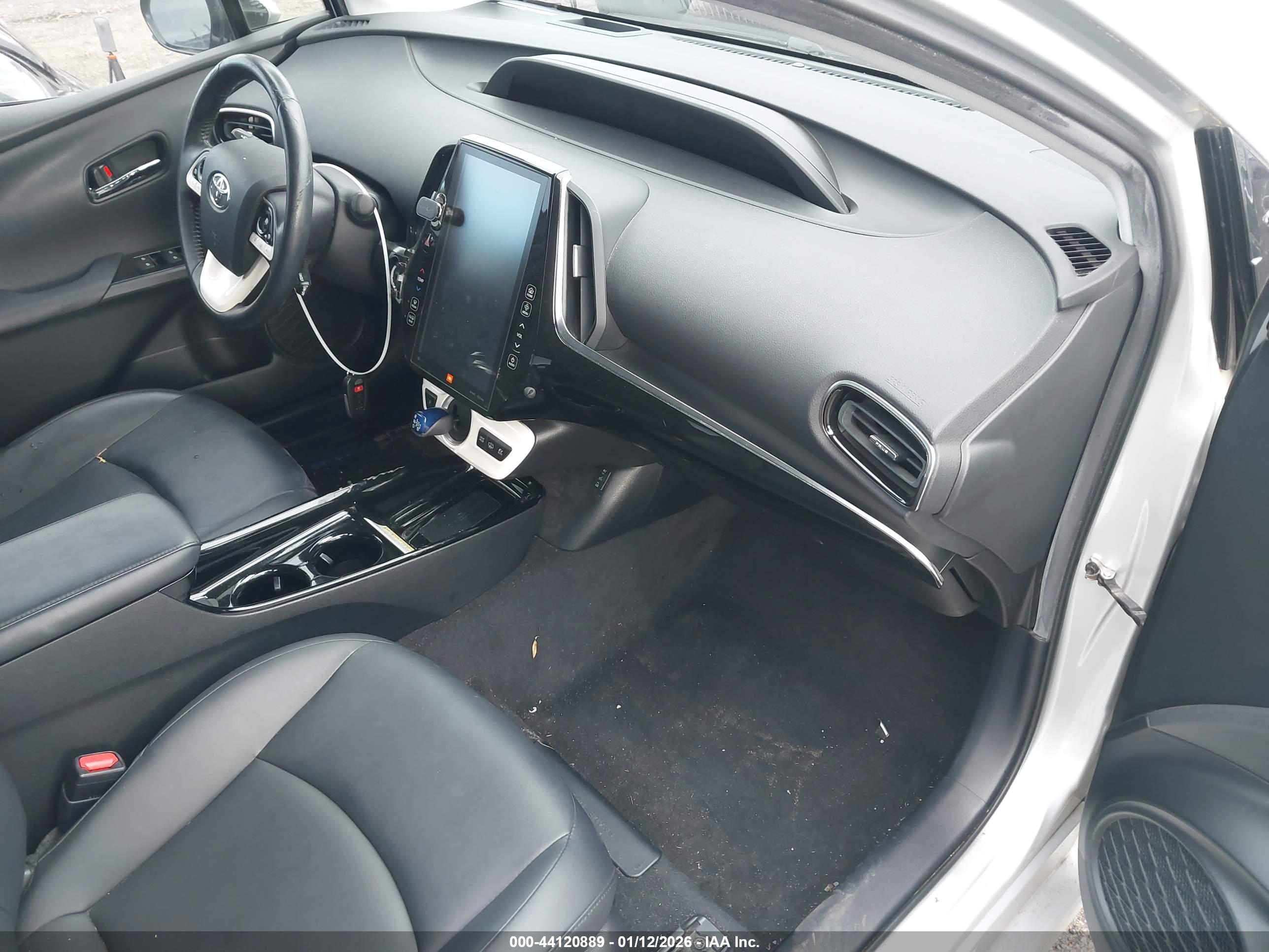 TOYOTA PRIUS image 5